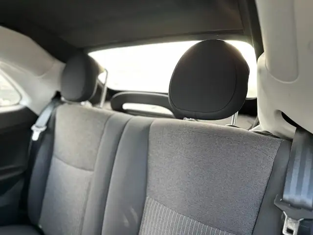 Fiat 500E view 11