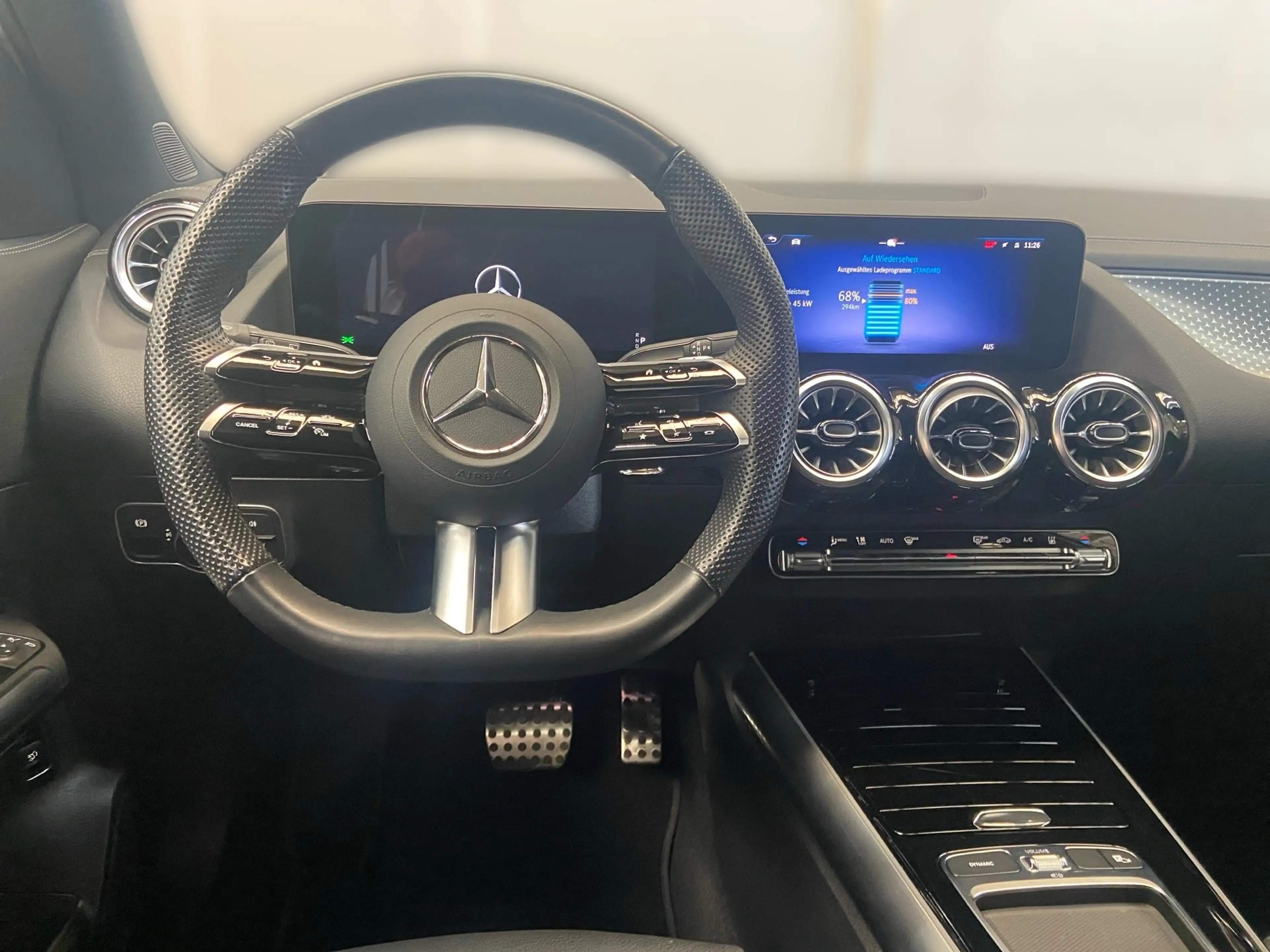 Mercedes-Benz EQA 300 4M AMG+AHK+Distronic+Kamera+LED+Leder+LM — photo 9