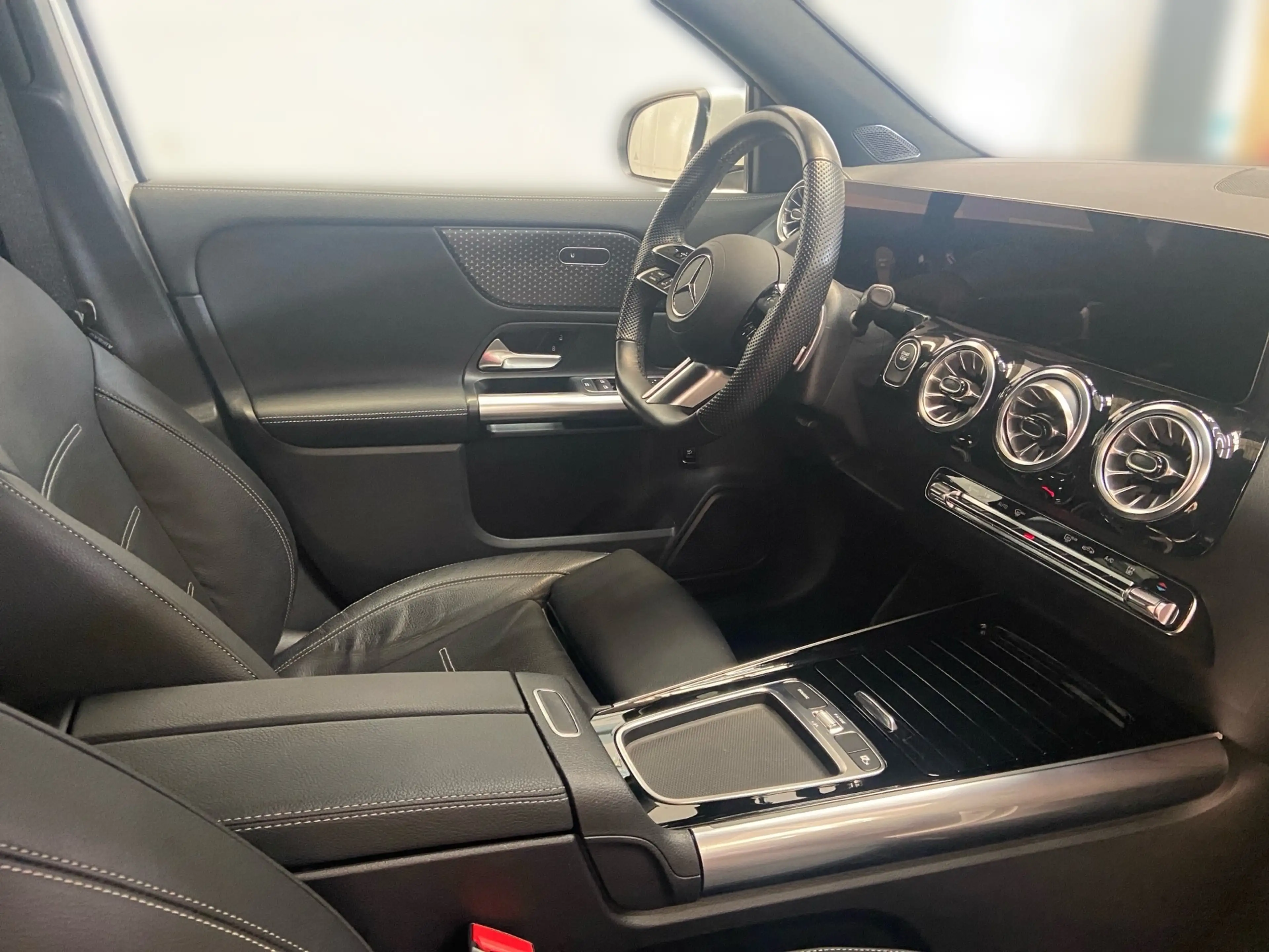 Mercedes-Benz EQA 300 4M AMG+AHK+Distronic+Kamera+LED+Leder+LM — photo 10
