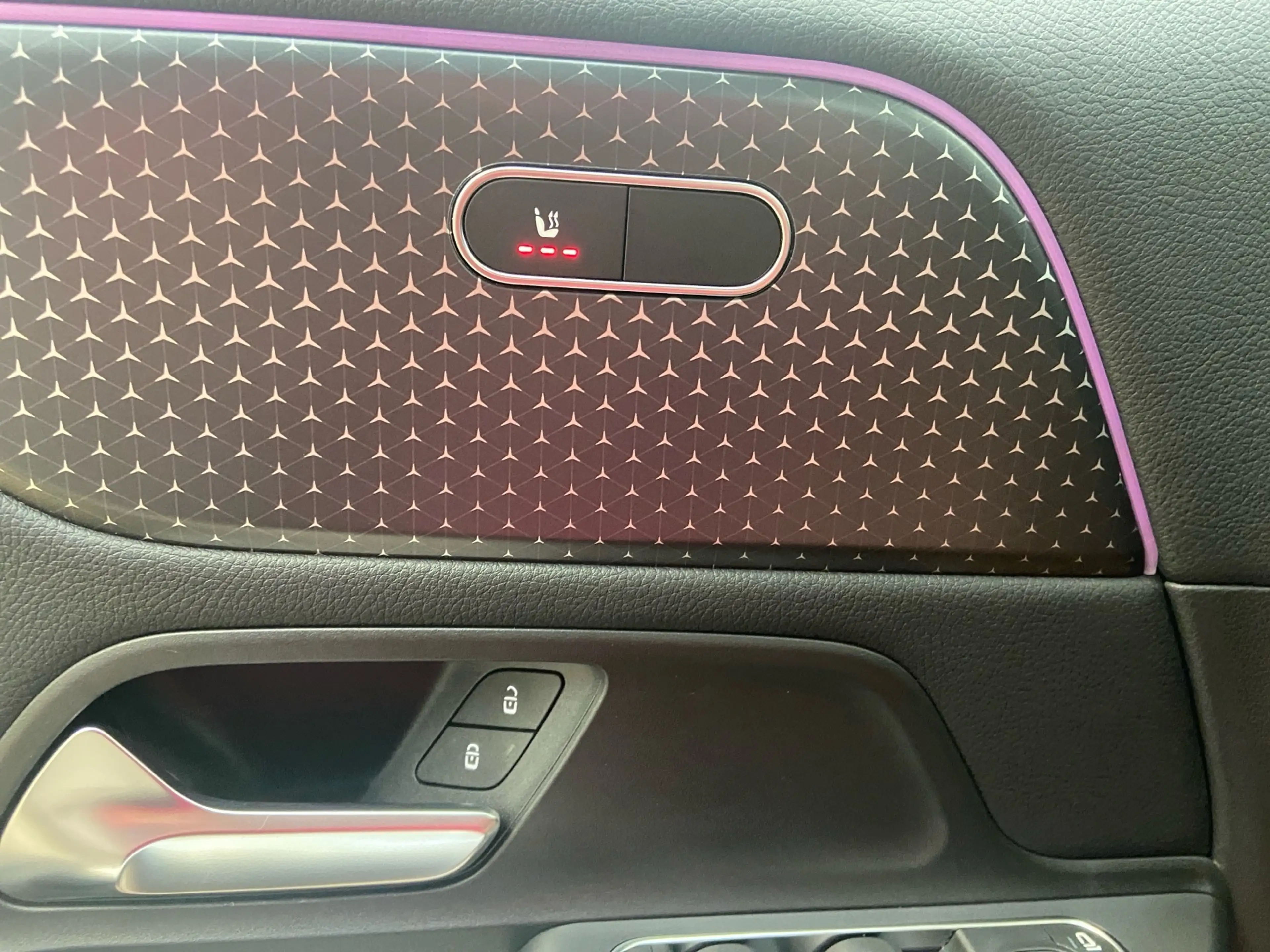Mercedes-Benz EQA 300 4M AMG+AHK+Distronic+Kamera+LED+Leder+LM — photo 14