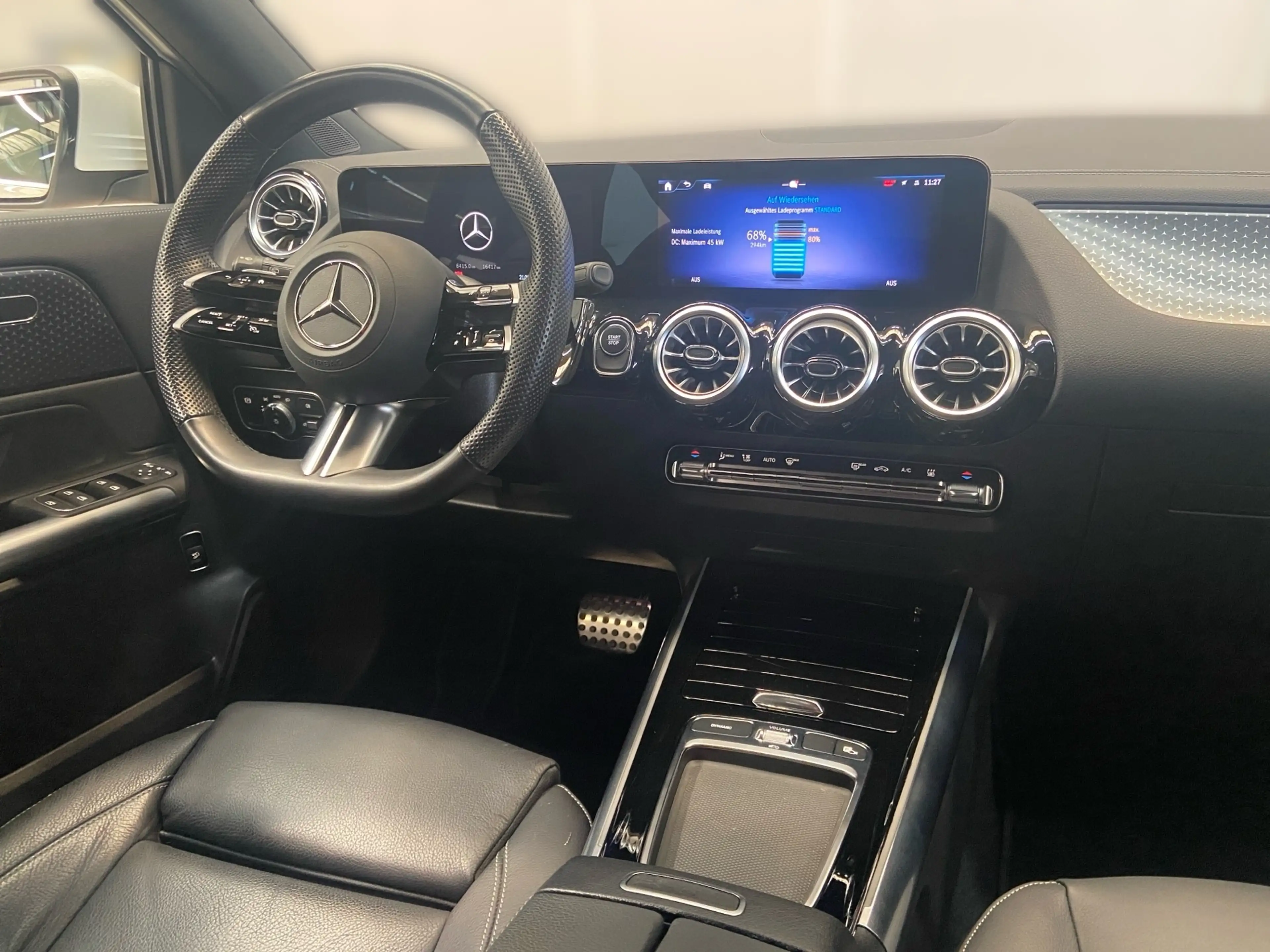 Mercedes-Benz EQA 300 4M AMG+AHK+Distronic+Kamera+LED+Leder+LM — photo 8