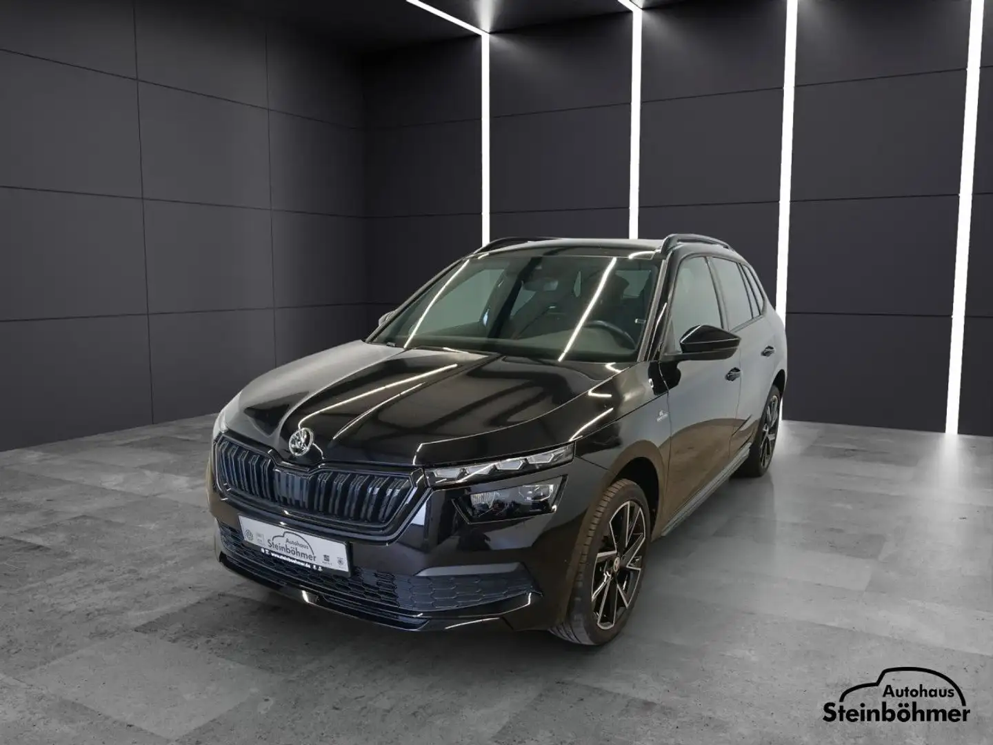 Skoda Kamiq Monte Carlo 1.5TSI DSG LED Pano SHZ Klima Zwart - 1