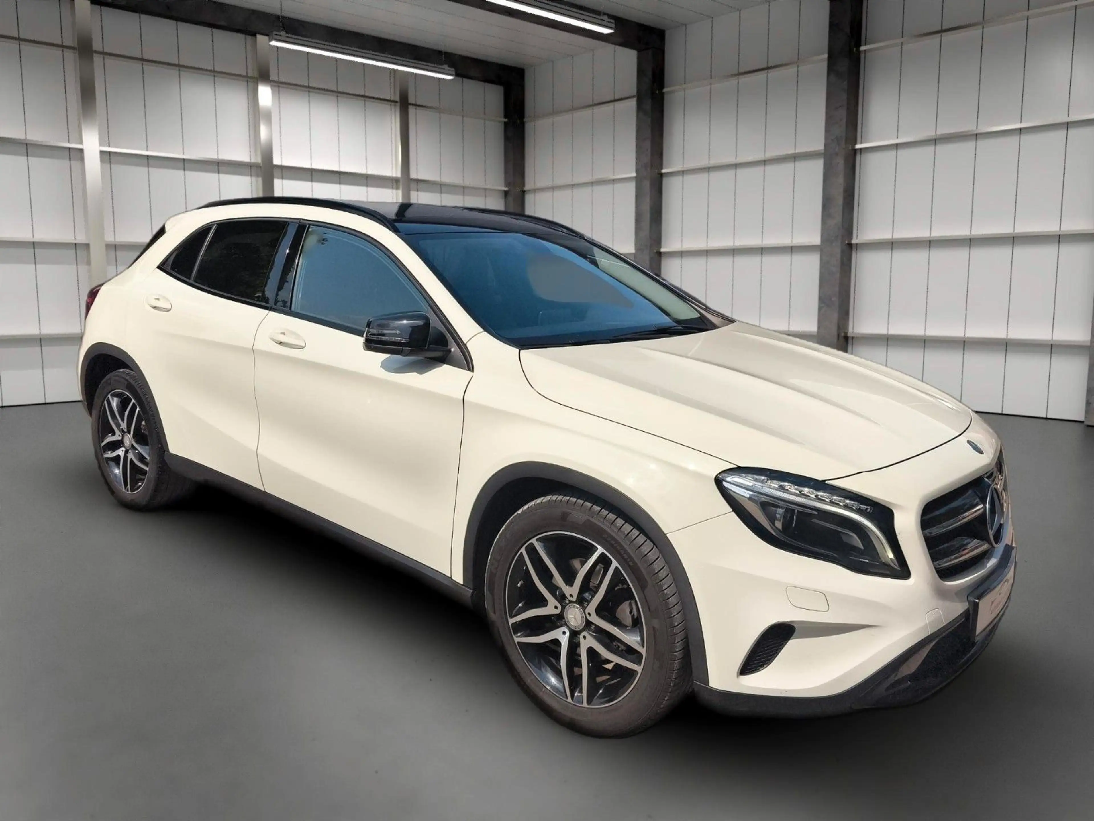 Mercedes-Benz GLA 200 d URBAN NAVI BT KLIMA BI XENON PANO! — photo 8
