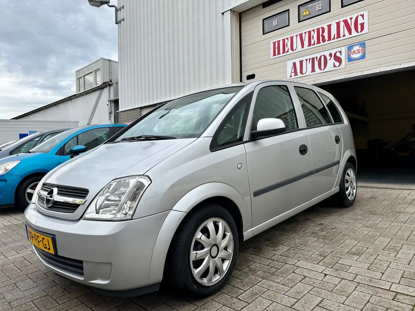 Opel Meriva 1.6-16V Enjoy | Airco | Trekhaak | Automaat Grau - 1