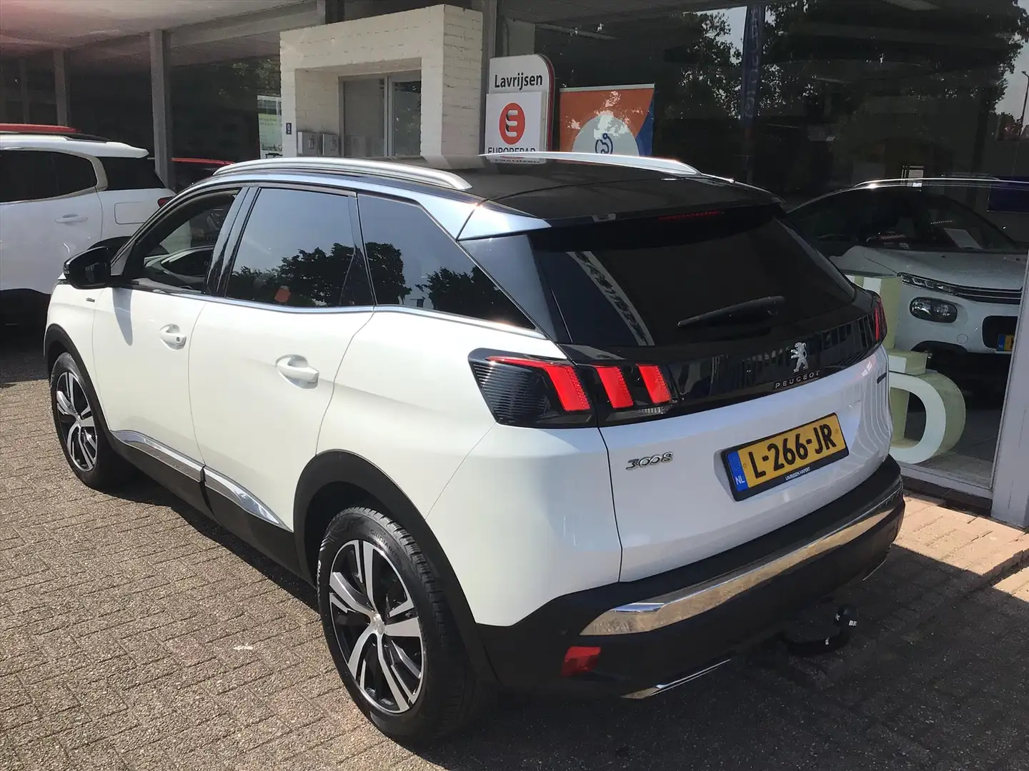 Peugeot 3008 1.2 PureTech 130pk S&S GT-Line Wit - 2