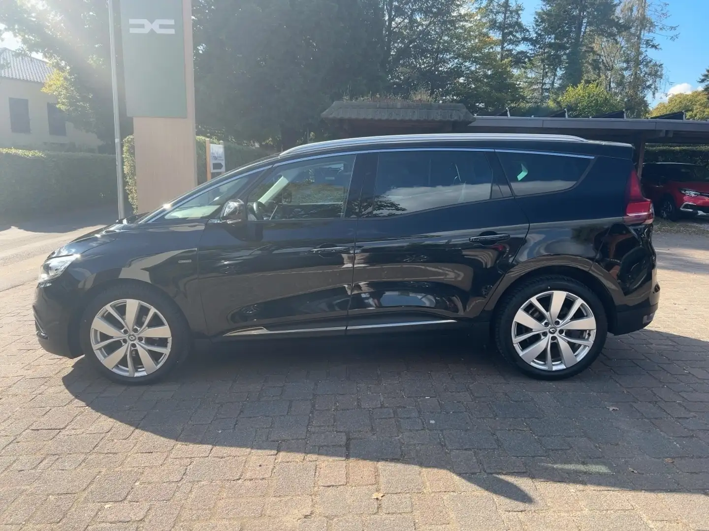 Renault Grand Scenic TCe 140 Limited Deluxe *Navi,PDC,SHZ* Schwarz - 2