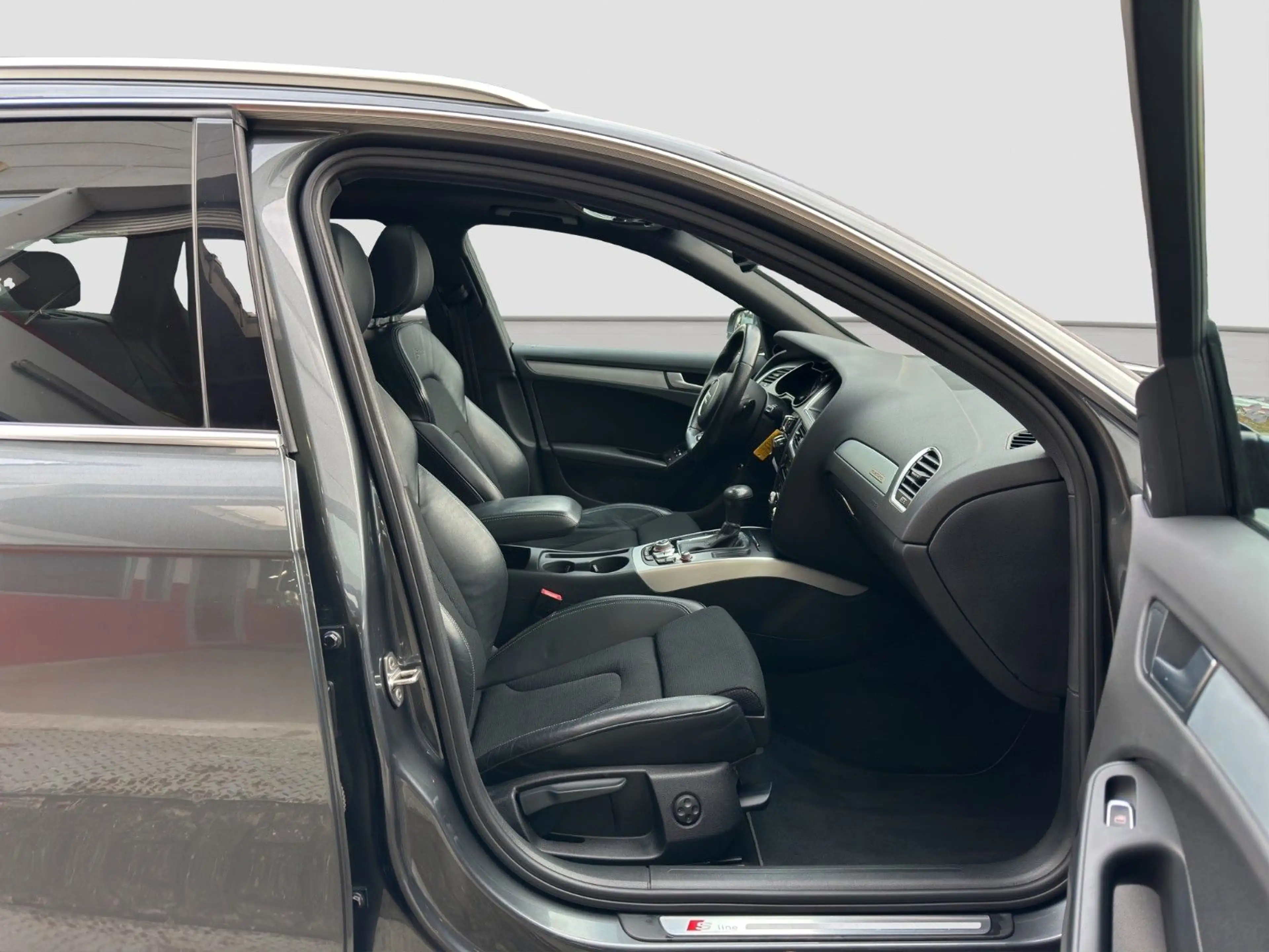 Audi A4 Av. S-LINE 3.0 TDI QUATTRO B&O PANO AHK 19" — photo 9