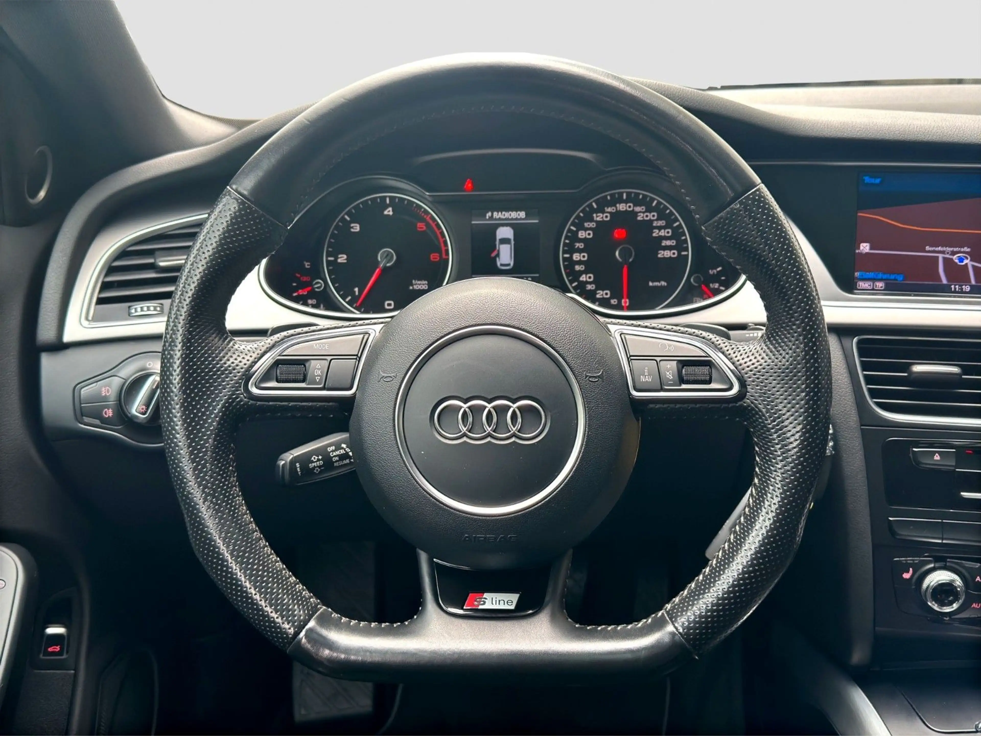 Audi A4 Av. S-LINE 3.0 TDI QUATTRO B&O PANO AHK 19" — photo 14