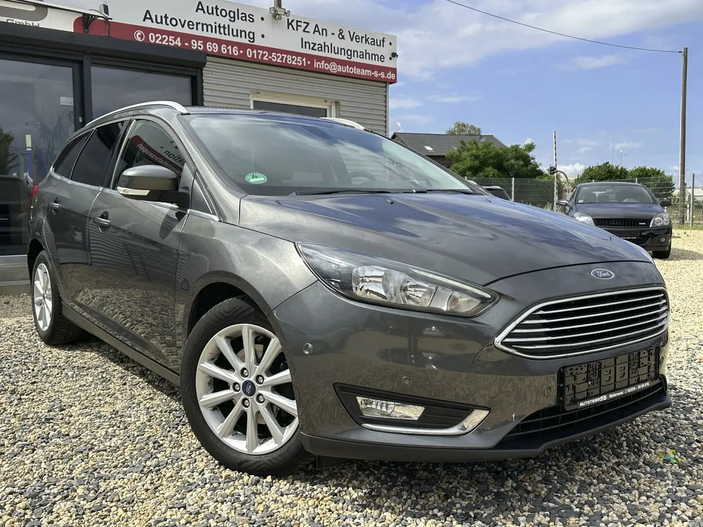 Ford Focus Turnier Titanium/2.HD/TEMPO./NAVI./W.PAKET Grigio - 2