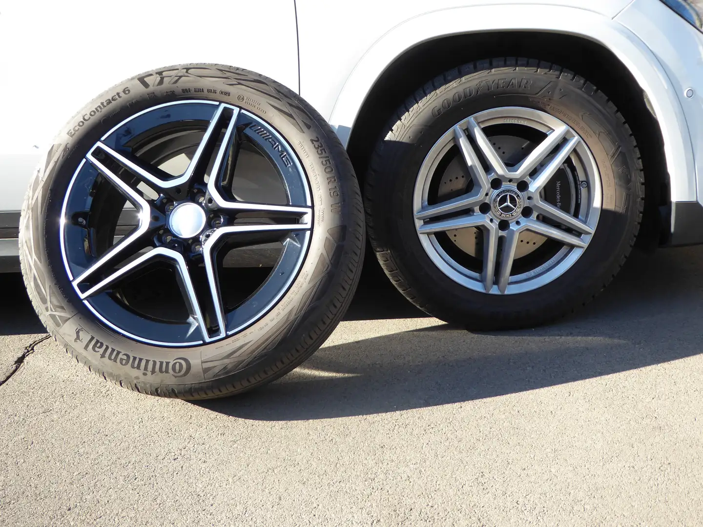 Mercedes-Benz GLA 180 mit Wertpaketerweiterung 7. Jahre. AMG Premium Weiß - 1