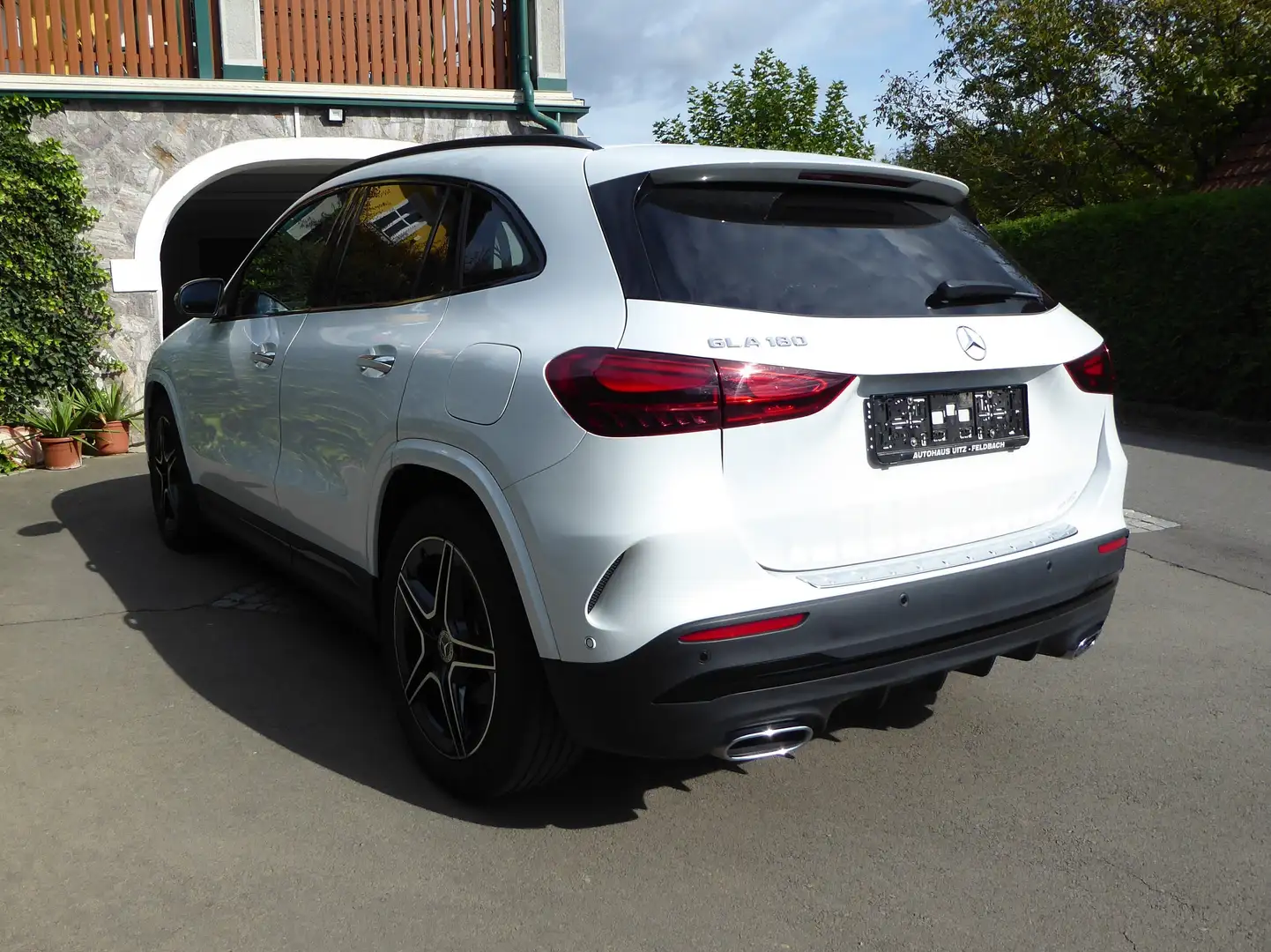 Mercedes-Benz GLA 180 Mercedes-Benz GLA 180 AMG Line – Erstbesitz – 7 Jahre Garantie – Top Ausstattung Weiß - 2