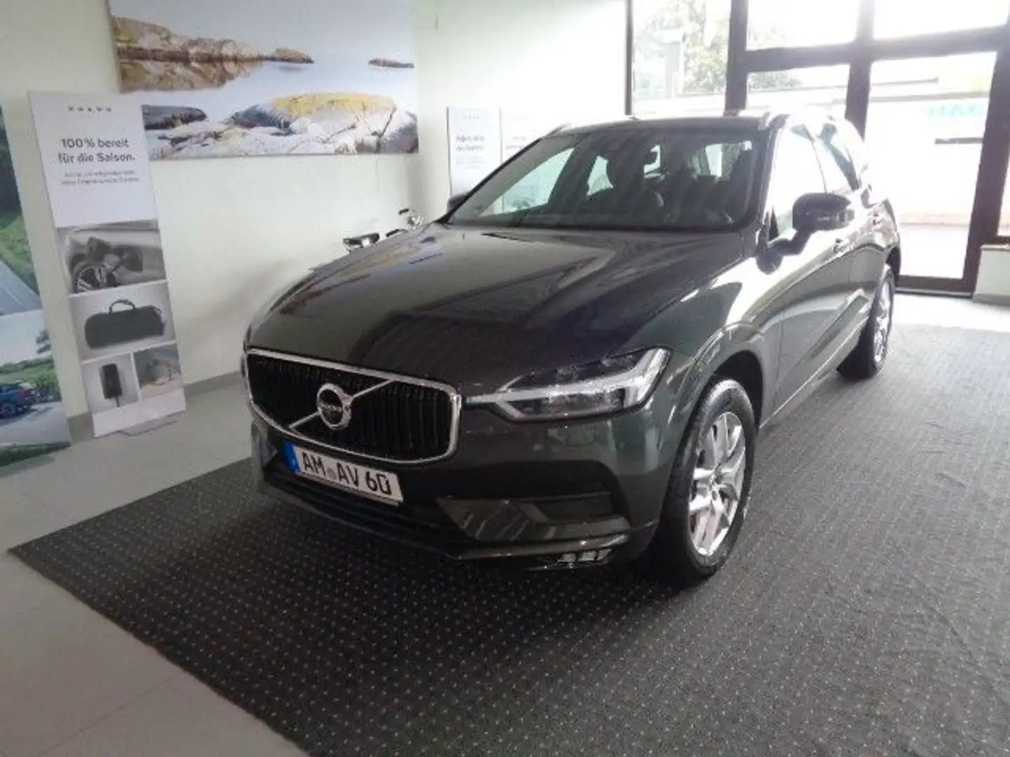 Volvo XC60 Momentum Pro AWD*STANDHEIZUNG*BLIS*RADAR Grau - 1