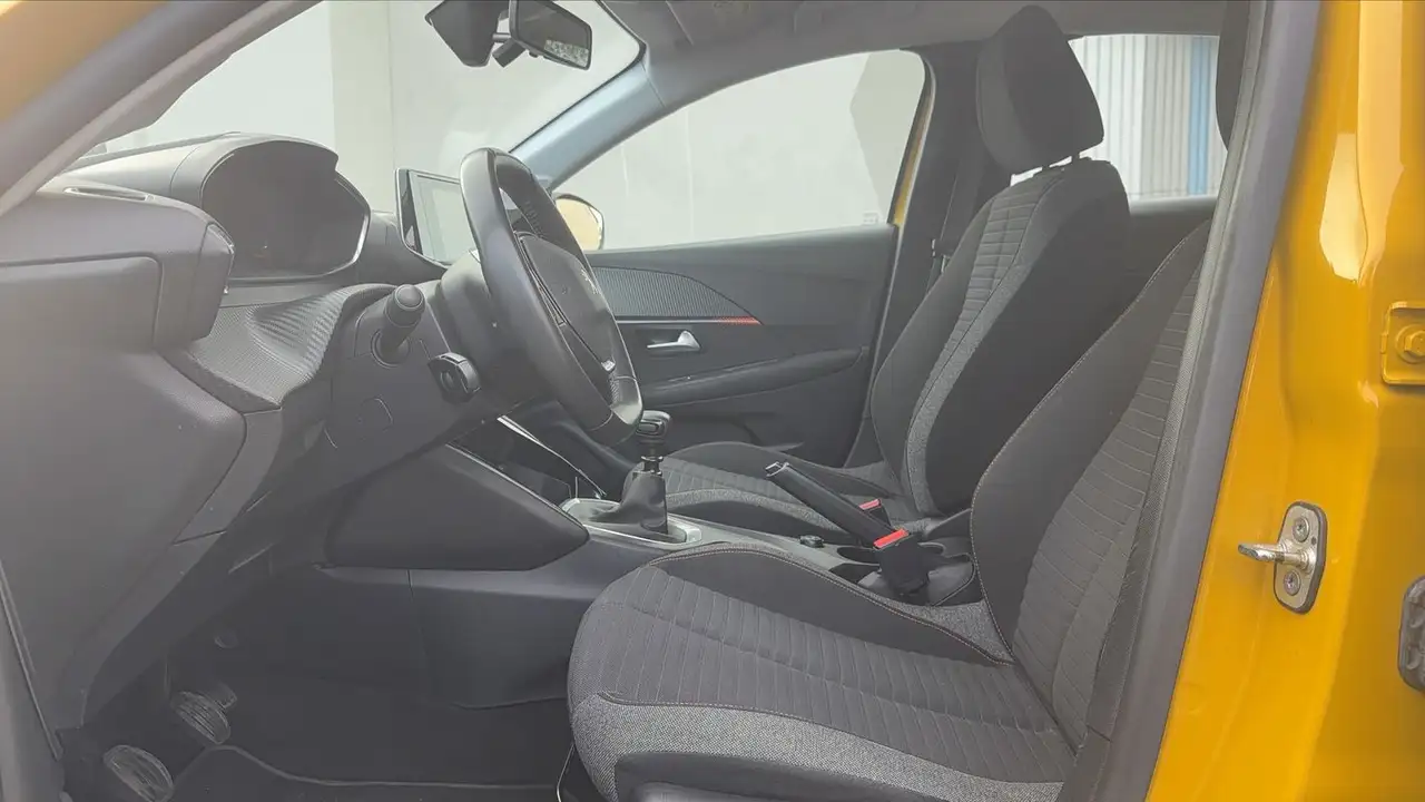Peugeot 208 208 — photo 25