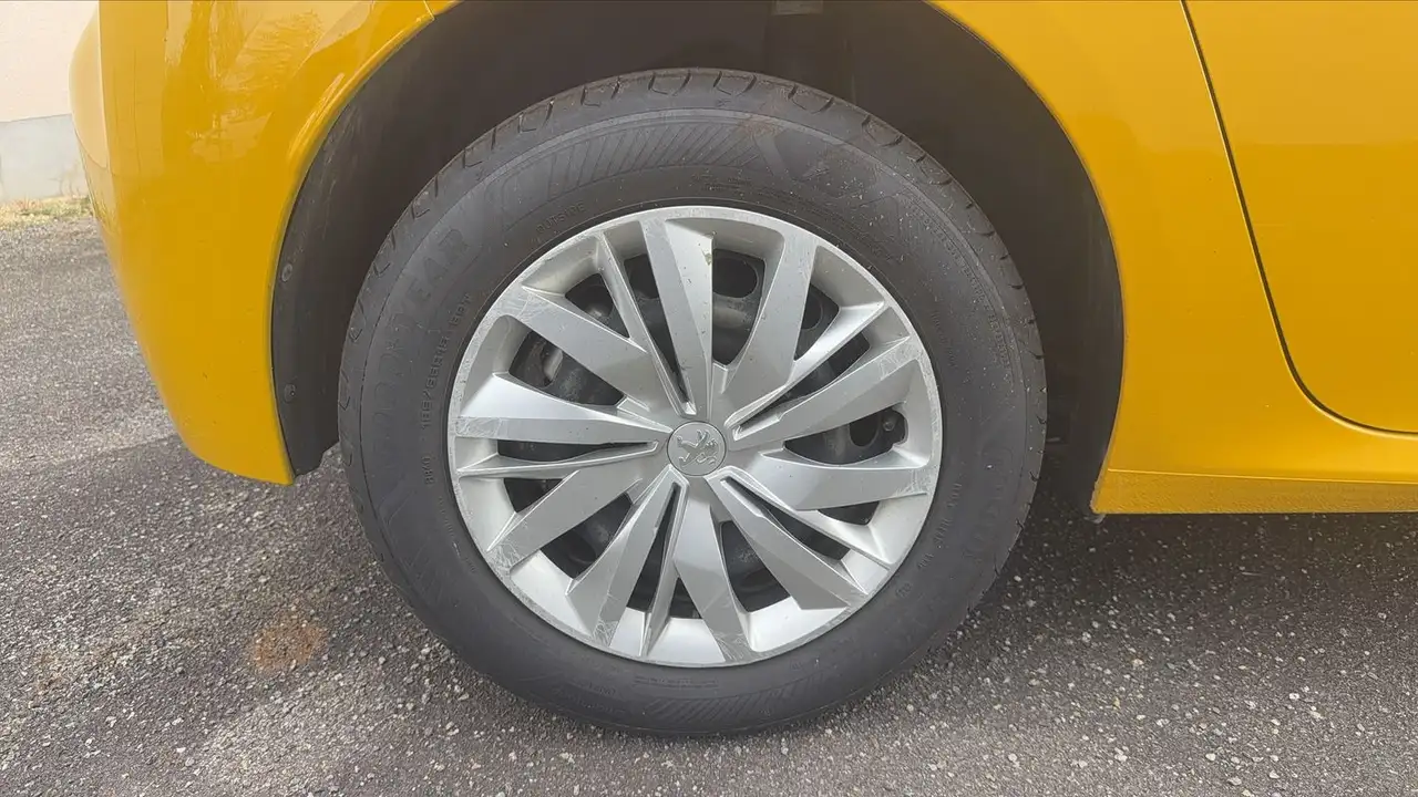 Peugeot 208 208 — photo 16