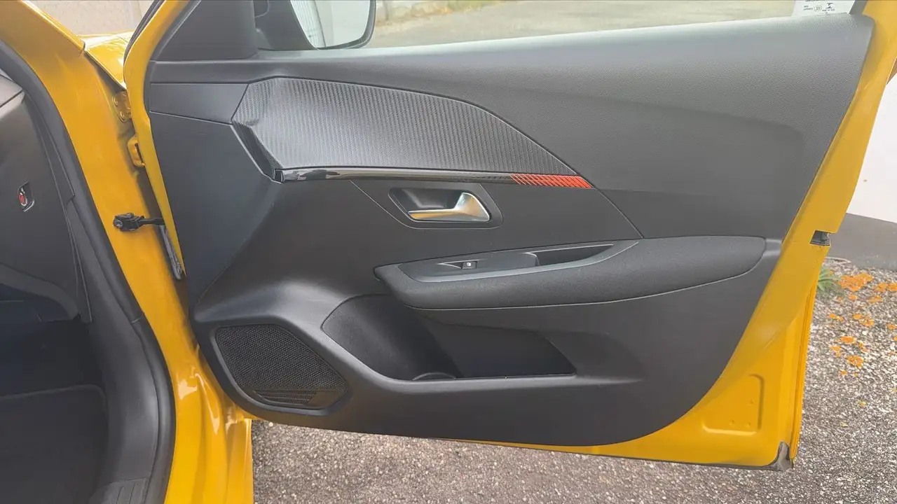 Peugeot 208 208 — photo 23