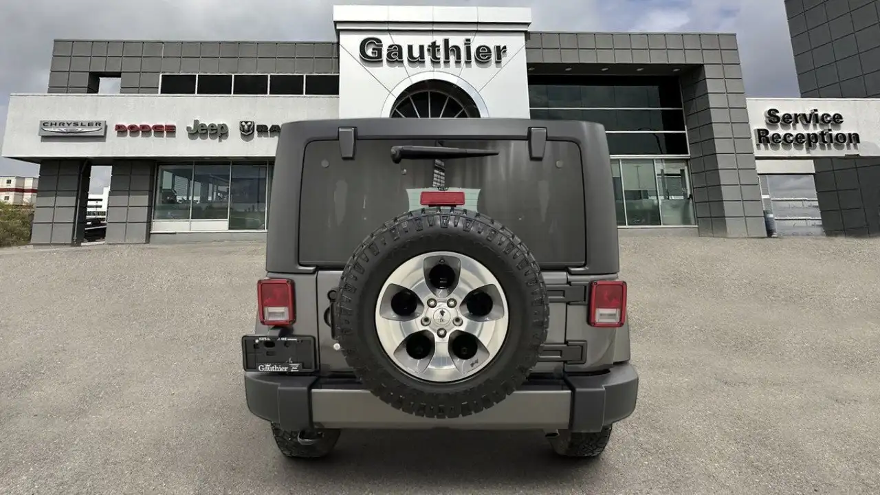 Jeep Wrangler снимка Jeep Wrangler