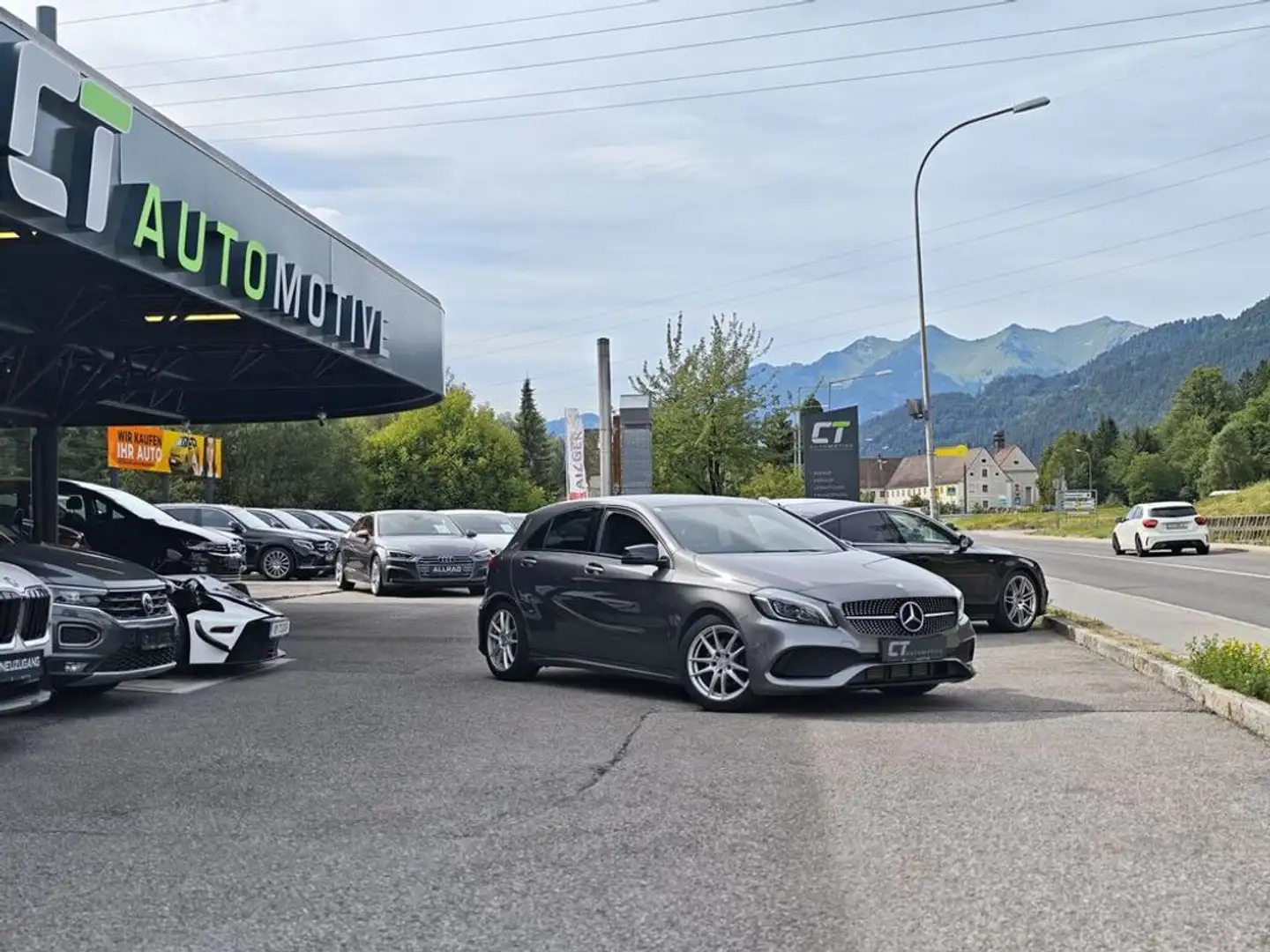 Mercedes-Benz A 200 d 4MATIC AMG-Line Aut. Grau - 1