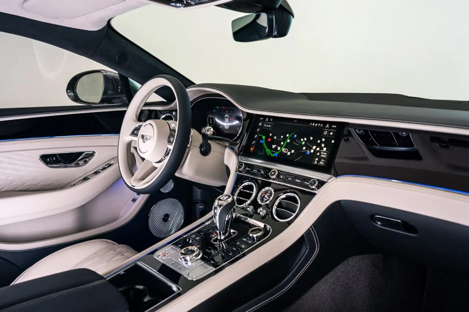 Bentley Continental GT 2026 Continental GT Azure V8 Hybrid Grijs - 2