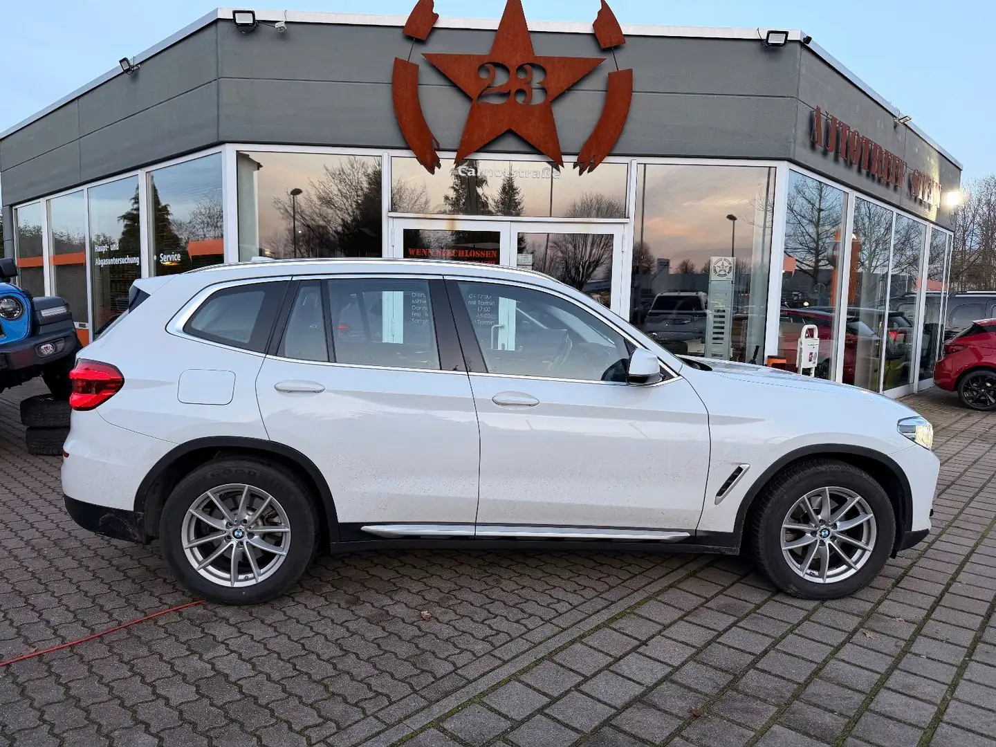 BMW X3 xDrive 20 d xLine ,Allrad Weiß - 1
