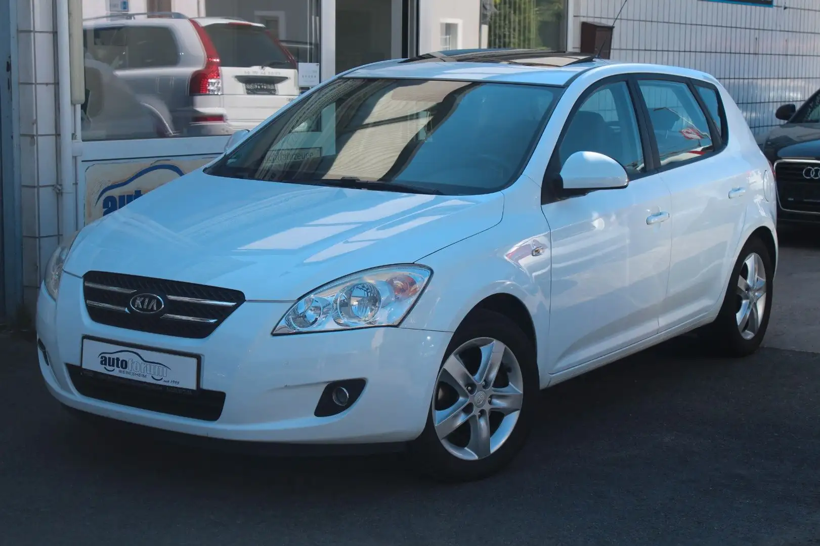 Kia Ceed / cee'd Ceed 1.6 EX Automatik Teilleder*Klimaaut.*Navi.. Weiß - 2