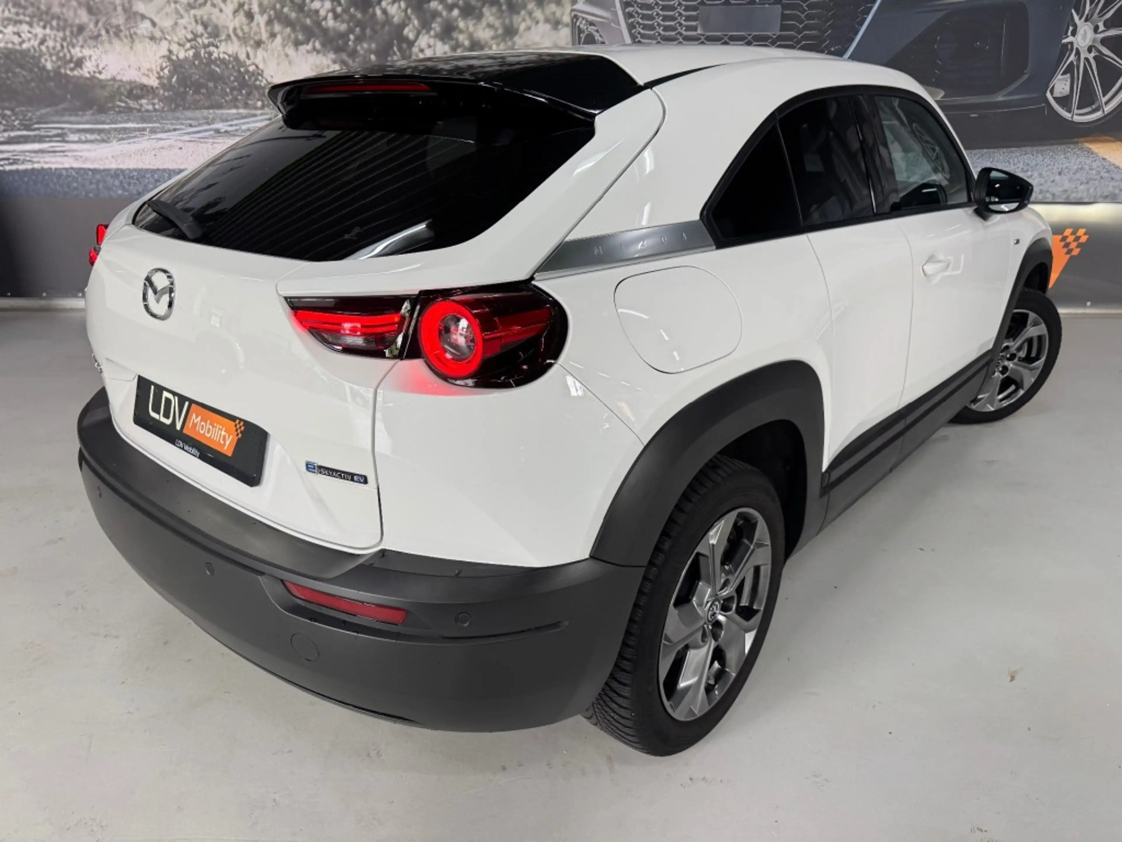 Mazda MX-30 e-SkyActiv EV 145 Advantage 36 kWh — photo 8