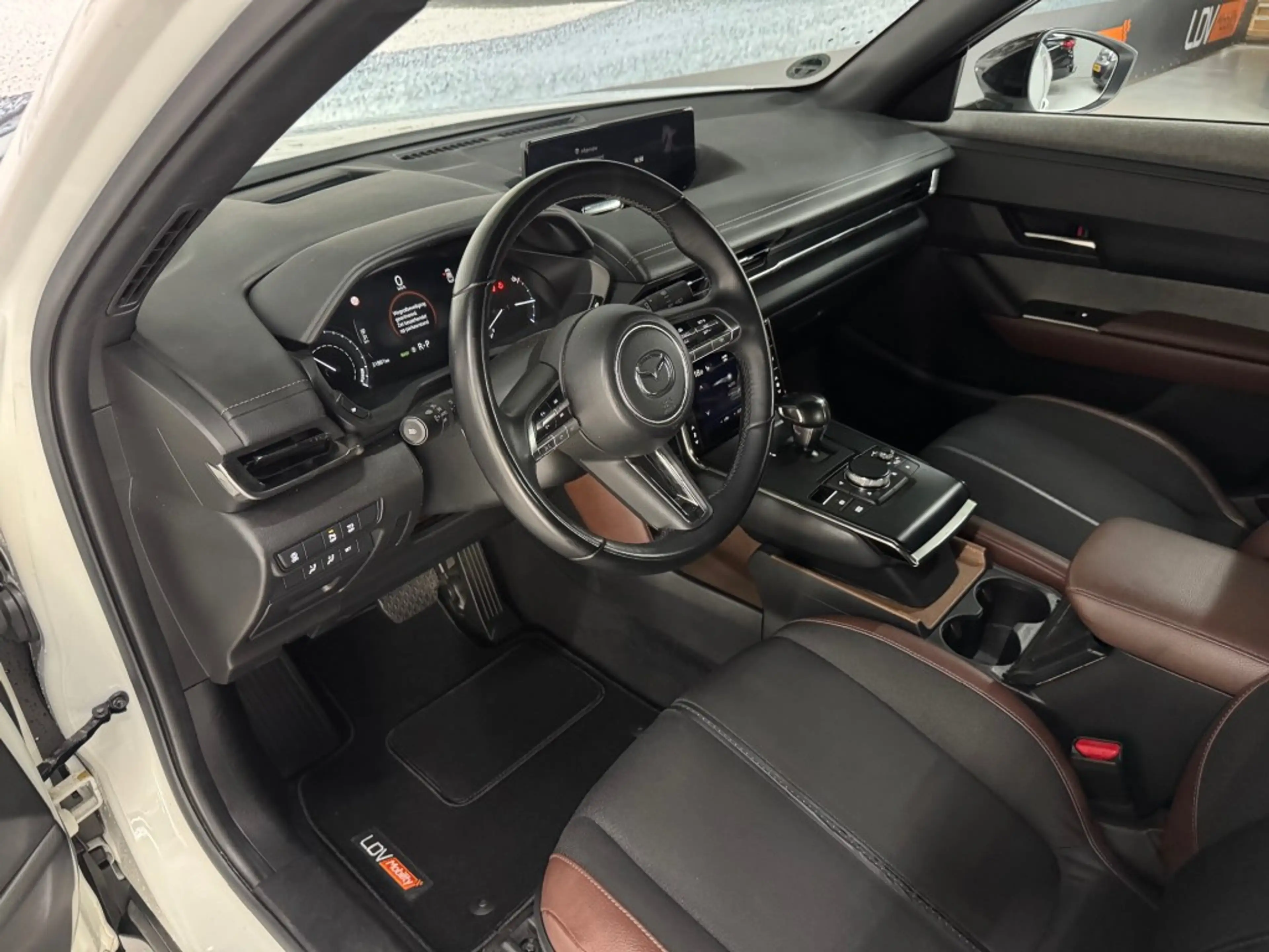 Mazda MX-30 e-SkyActiv EV 145 Advantage 36 kWh — photo 13