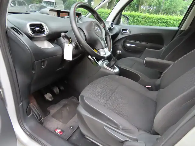 Citroen C3 Picasso view 8