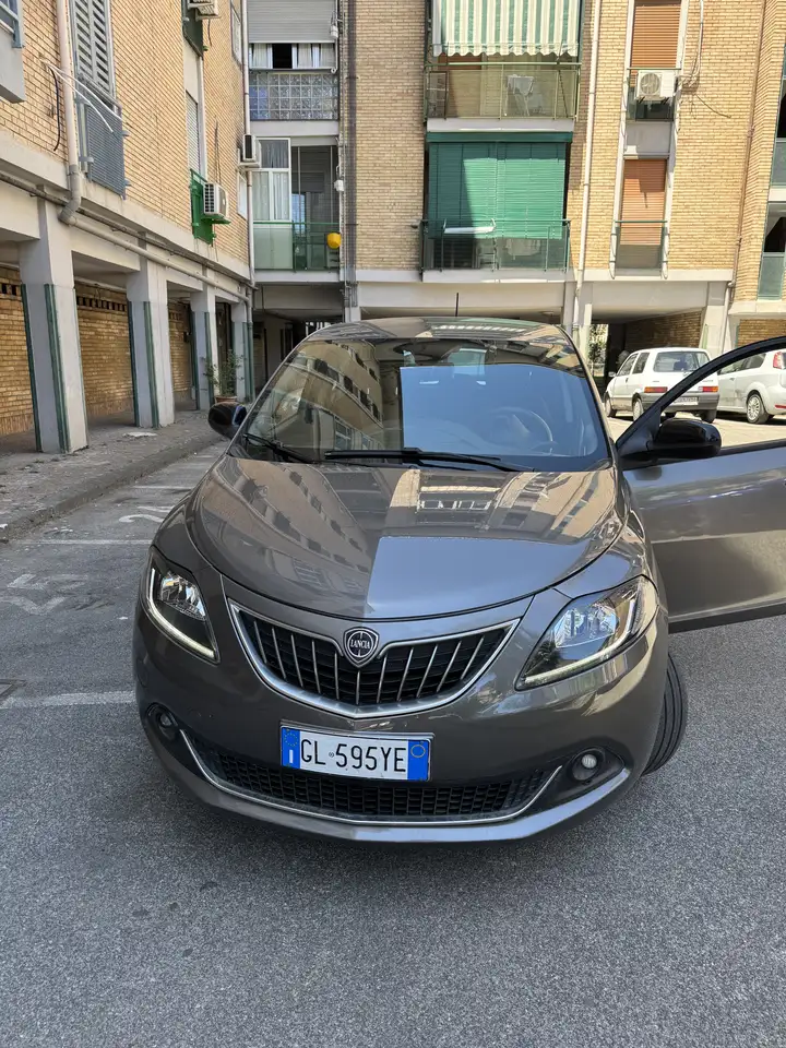Lancia Ypsilon 2022 — фото 14