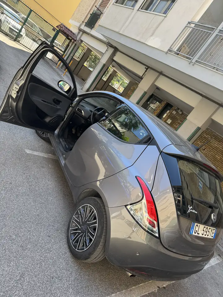 Lancia Ypsilon 2022 — фото 6