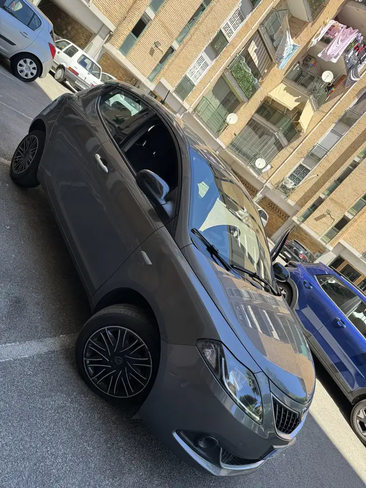 Lancia Ypsilon 2022 — фото 13