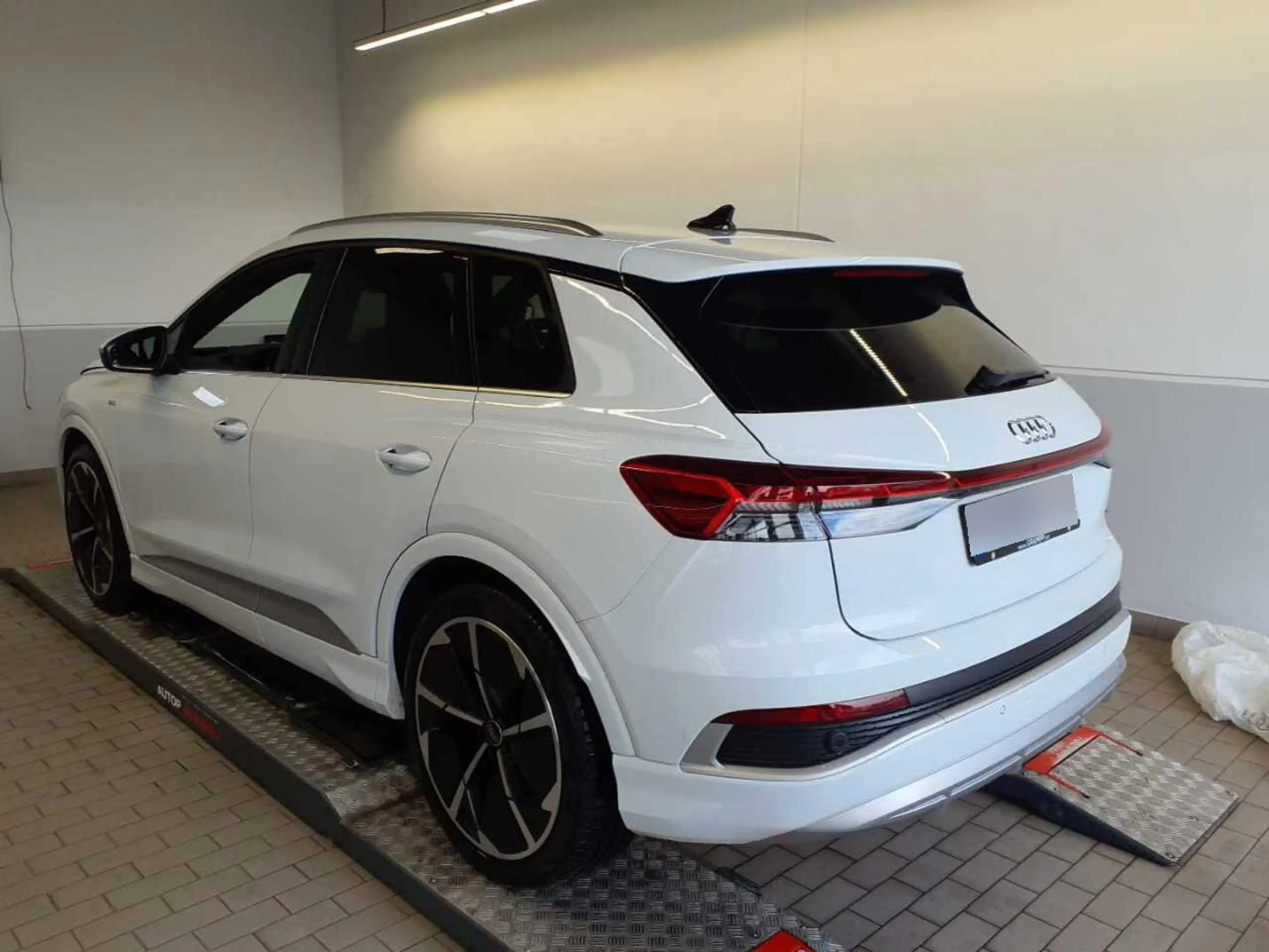 Audi Q4 e-tron 50 quattro +S-LINE+PANO+MATRIX+ASSISTS — photo 5