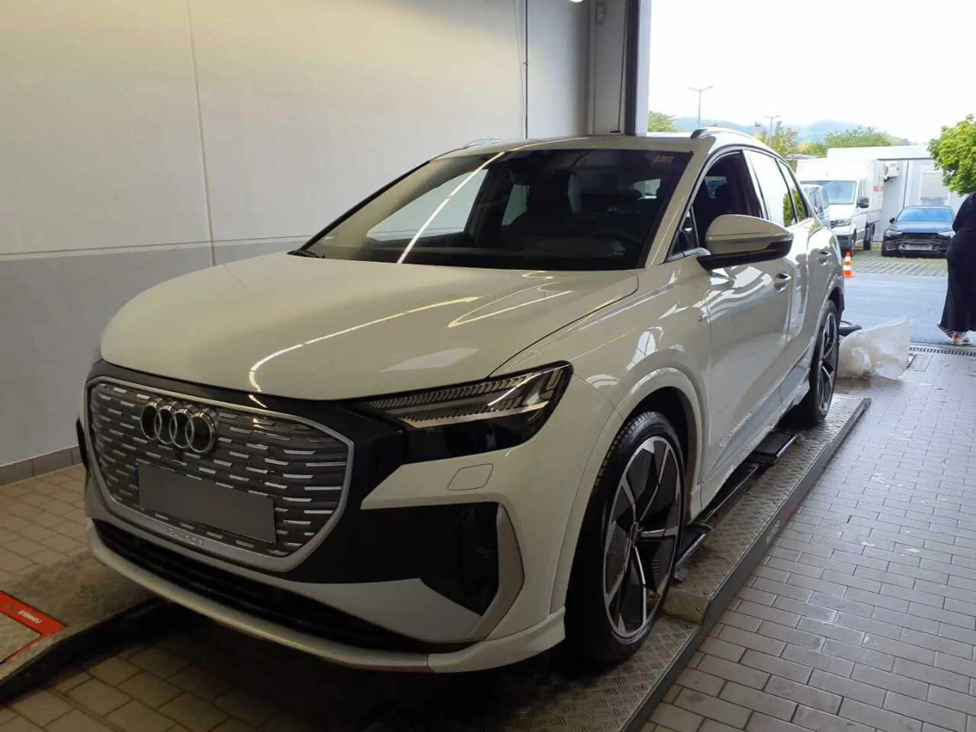 Audi Q4 e-tron 50 quattro +S-LINE+PANO+MATRIX+ASSISTS — photo 2