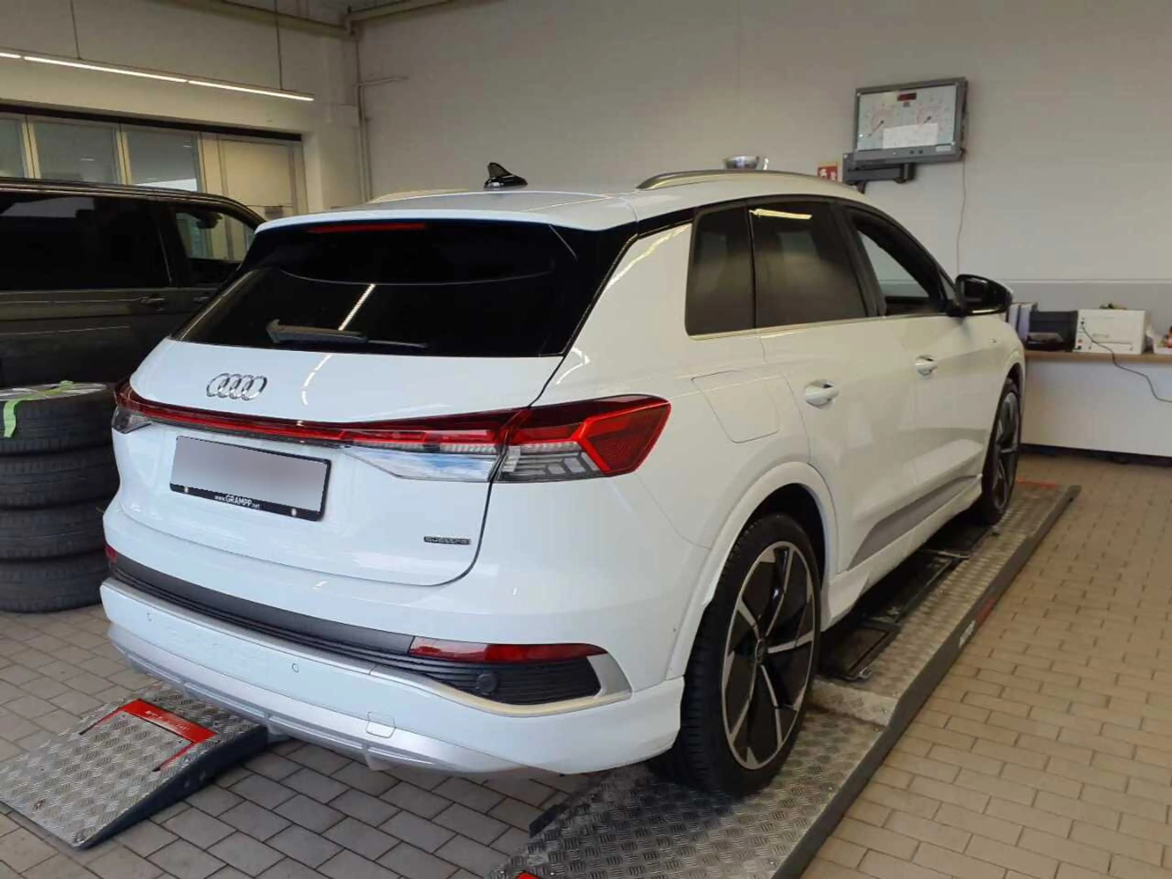 Audi Q4 e-tron 50 quattro +S-LINE+PANO+MATRIX+ASSISTS — photo 6