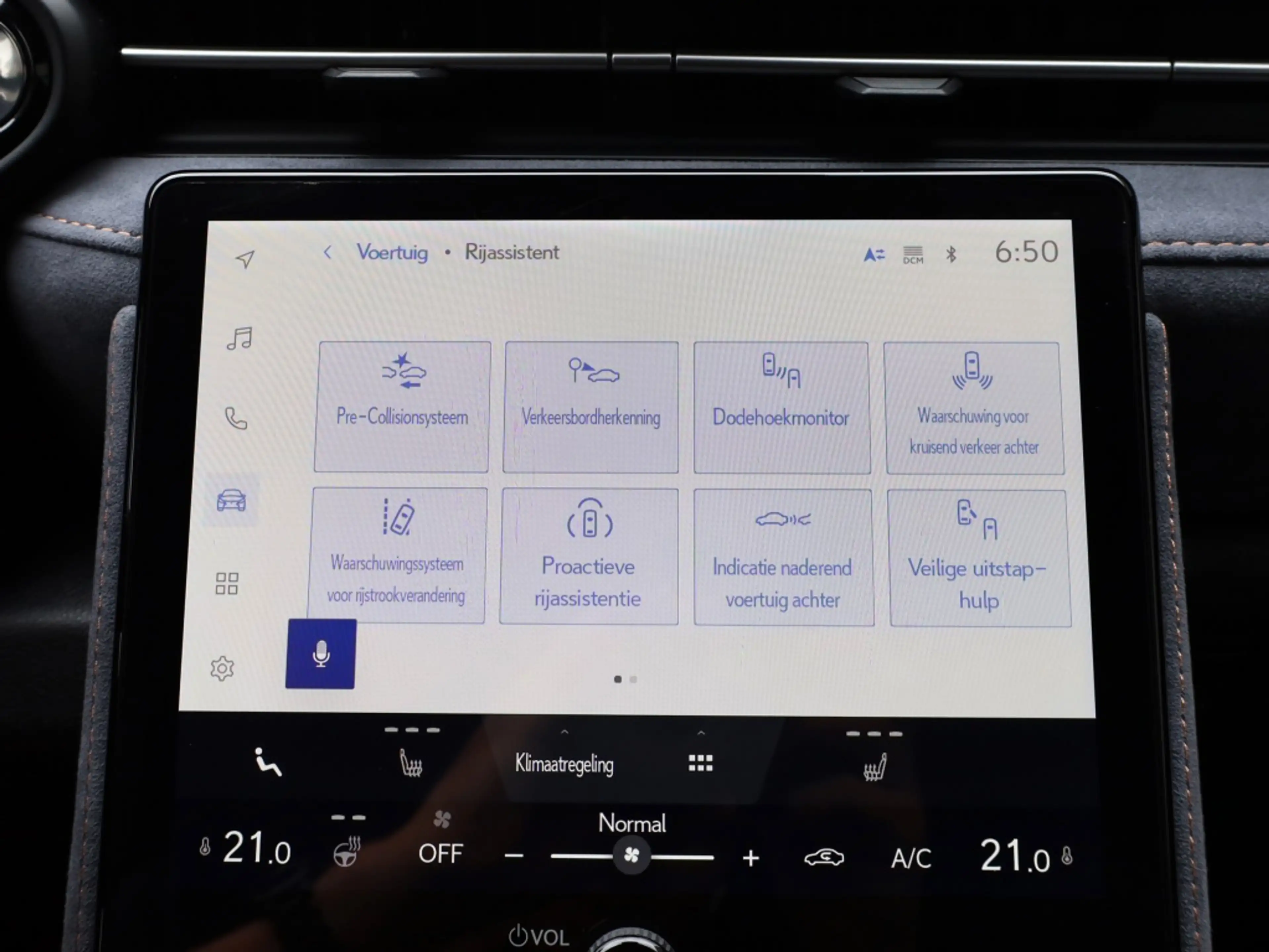 Lexus LBX Cool 2WD | Leder/Alcantara | Memory Seat | Trekhaa — photo 30