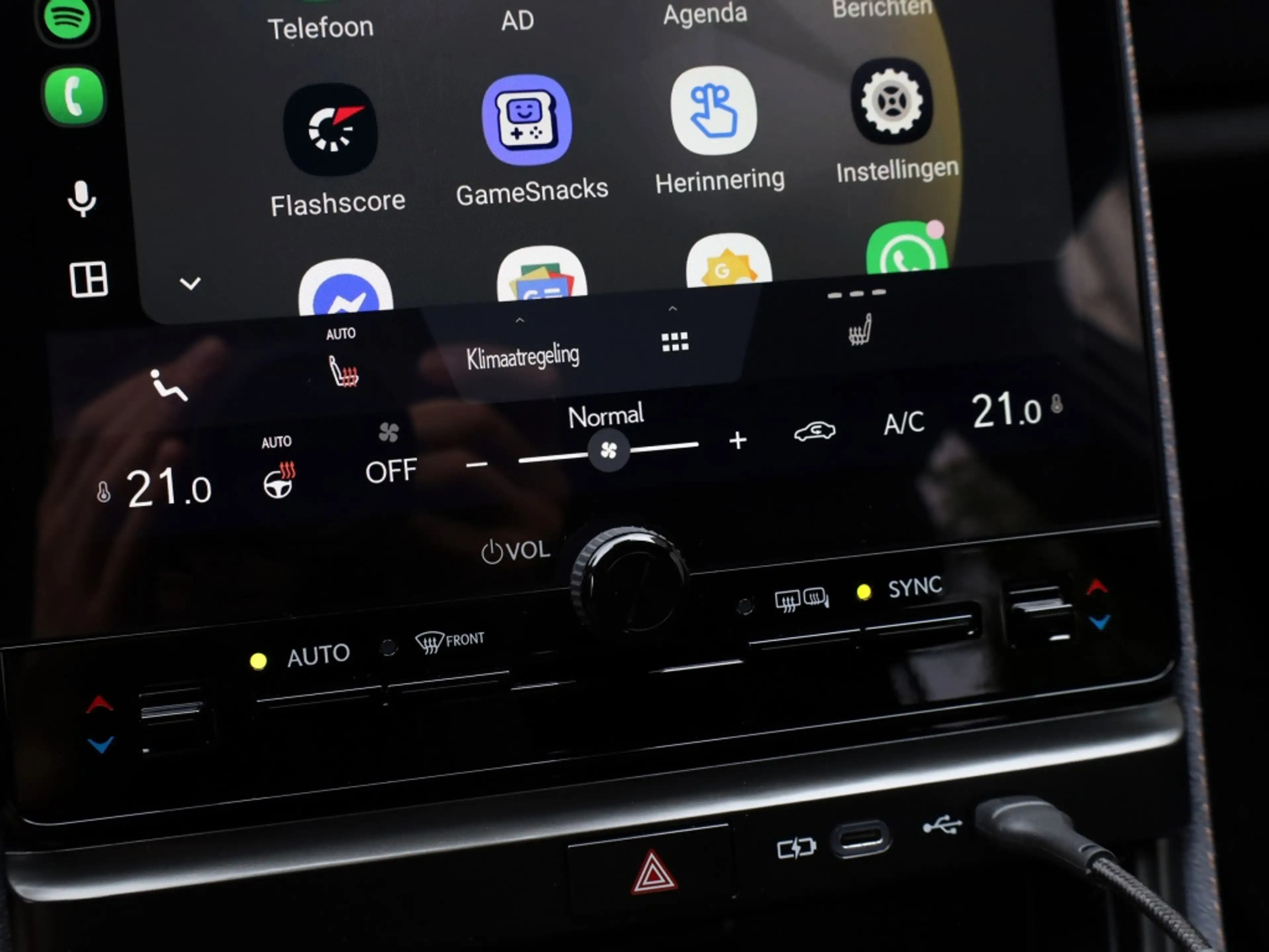 Lexus LBX Cool 2WD | Leder/Alcantara | Memory Seat | Trekhaa — photo 19