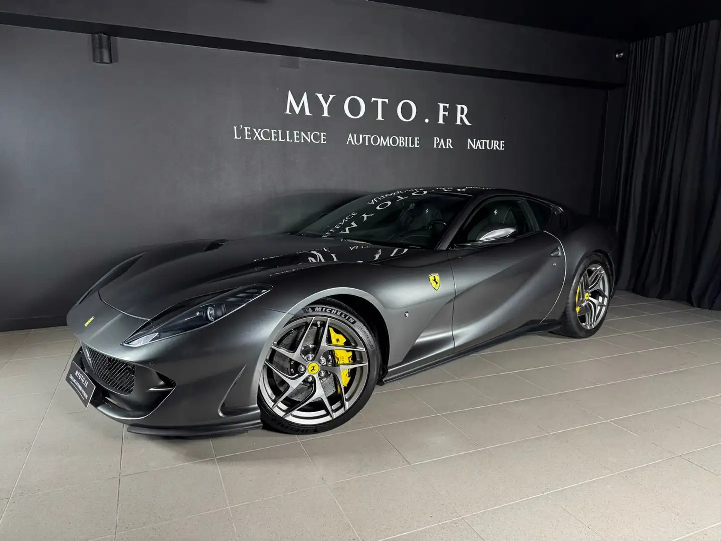 Ferrari 812 V12 6.5 800CH Grau - 1