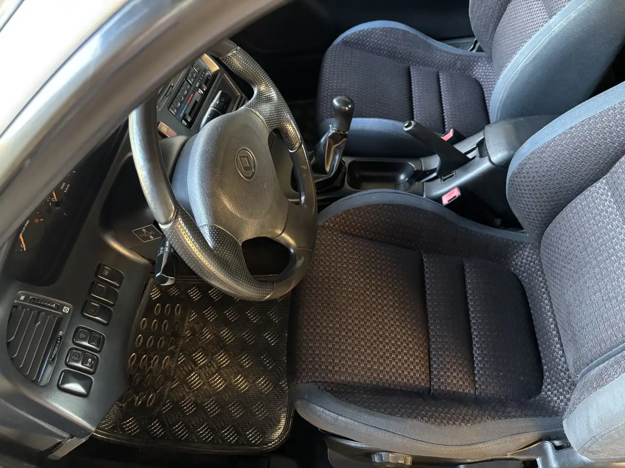 Mazda MX-6 2,0 i 16V, foto 6
