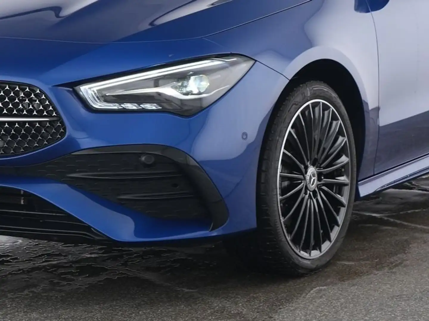 Mercedes-Benz CLA 250 e Edition AMG Night Pano/19/Dis/360°/Tot Schwarz - 2