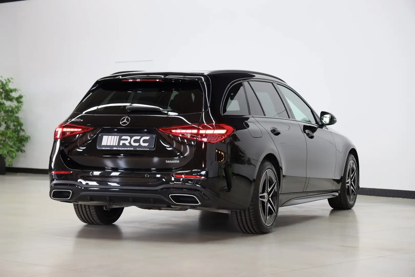 Mercedes-Benz C 300 e T AMG Night Burmester Head-Up Memory Leder Zwart - 2