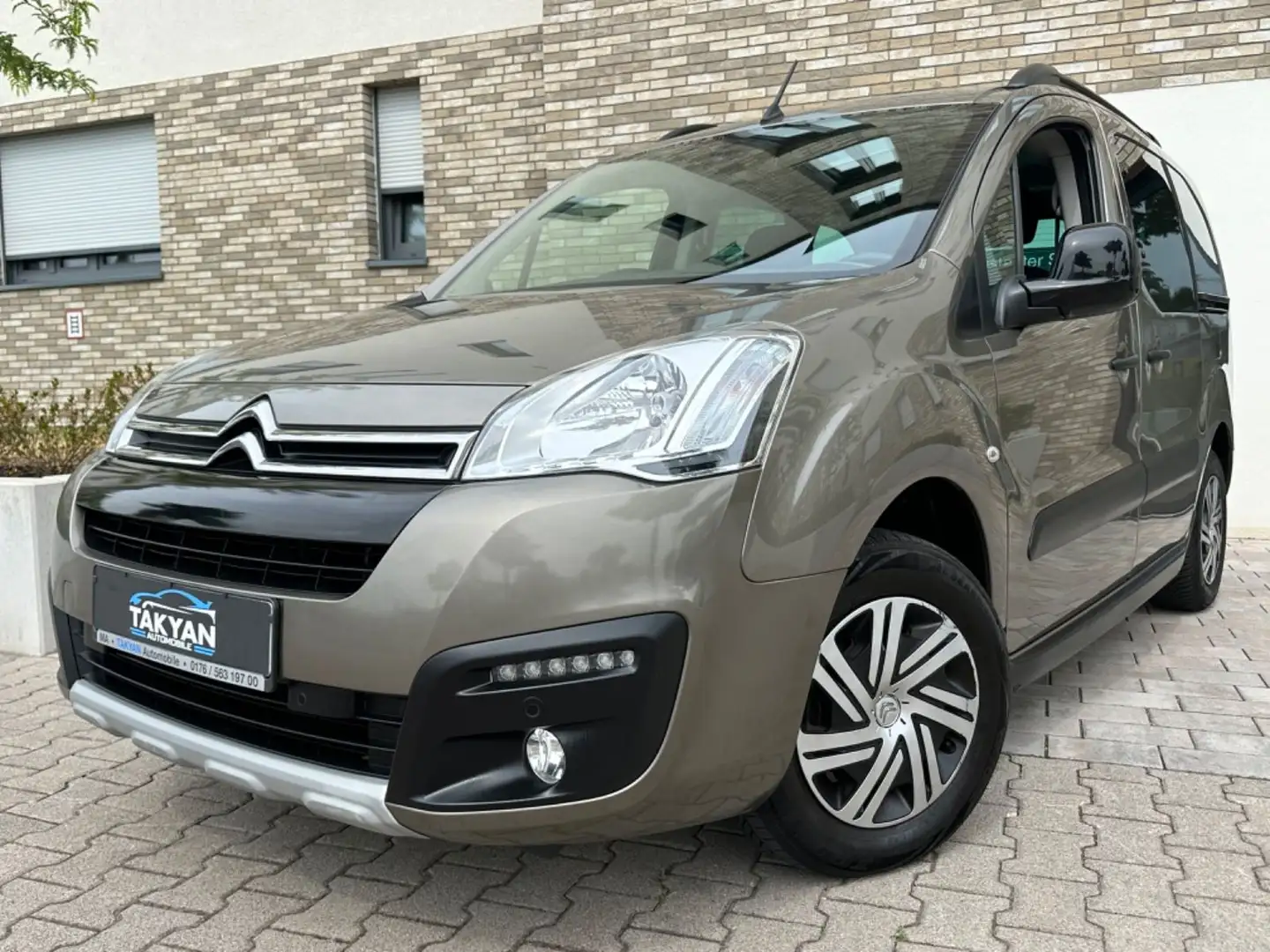 Citroen Berlingo Kombi XTR*aus 1.Hand*Scheckheft* Maro - 1