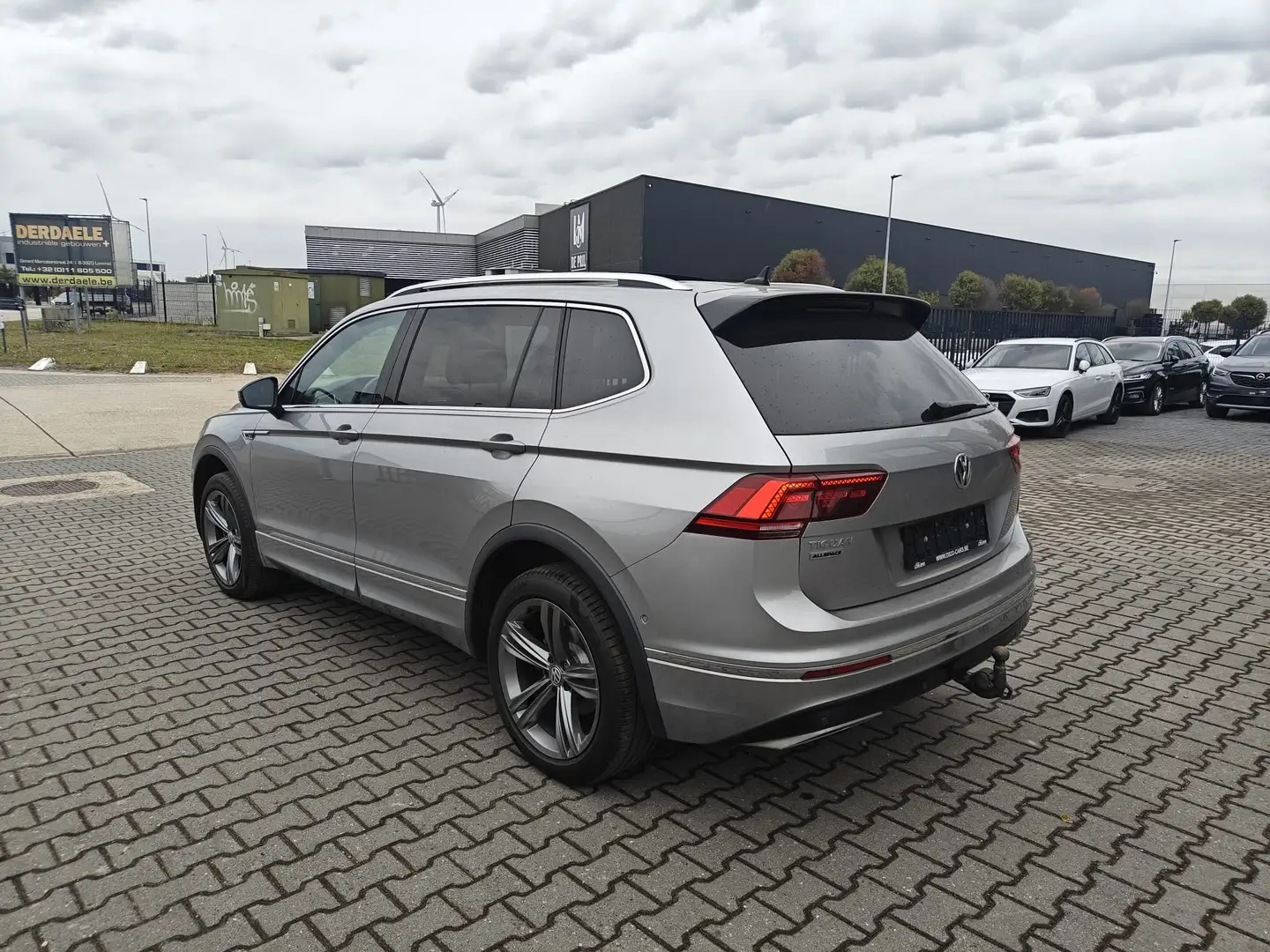 Volkswagen Tiguan Allspace 1.5 TSI R-line/Pano/Mem.Leder/LED/Keyless/Trekhaak Zilver - 1