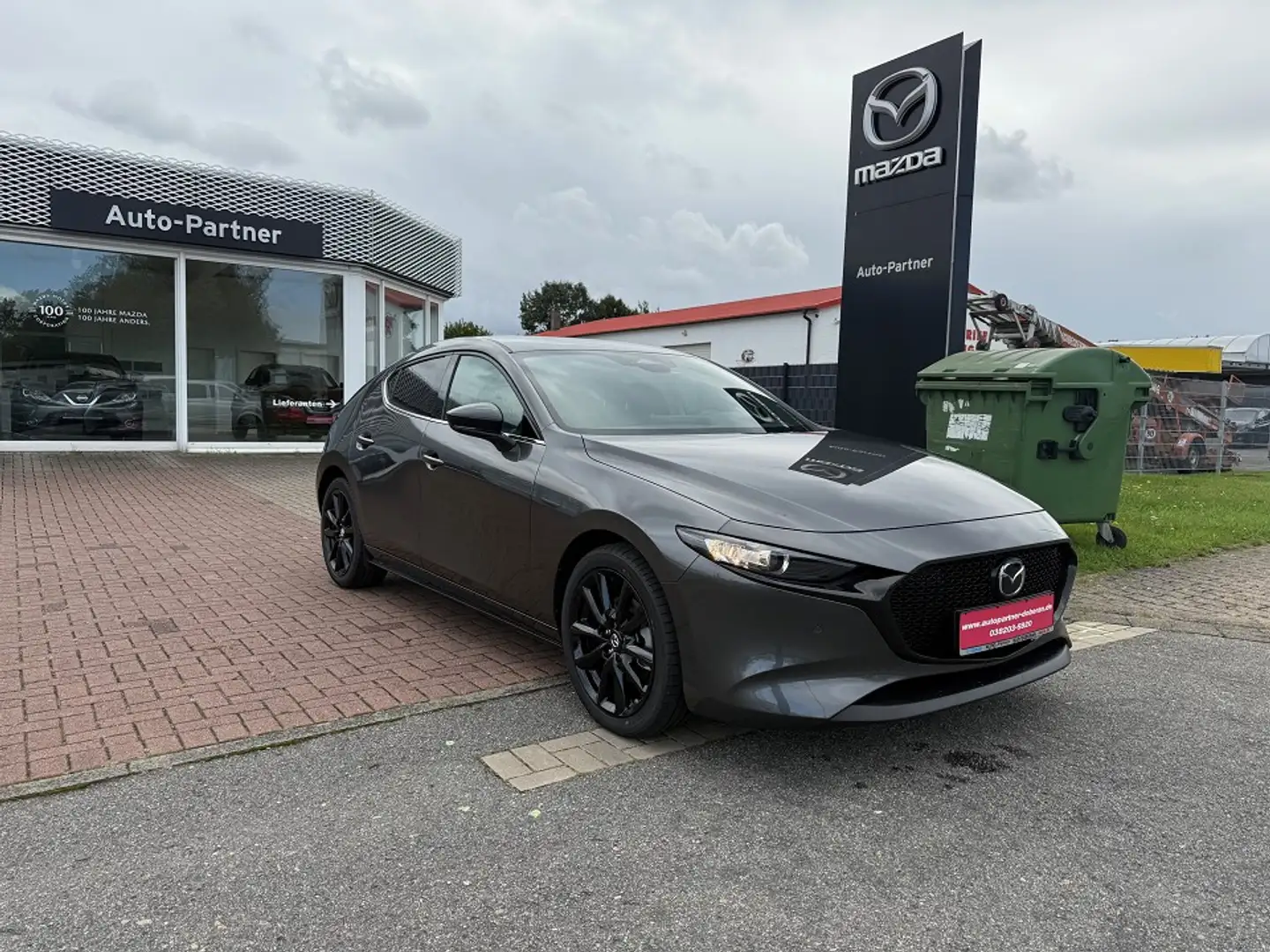 Mazda 3 2.5L e-SKYACTIV G 140ps 6AT Homura Grau - 1