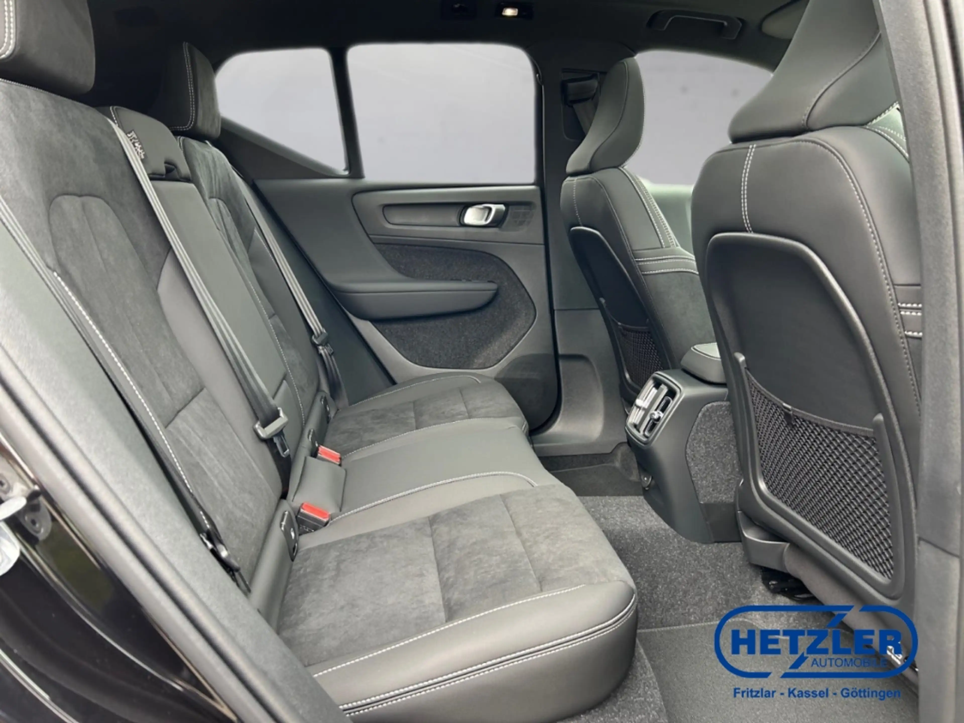 Volvo EX40 Twin Motor AWD Ultra Black Edition StandHZG AHK El — photo 13