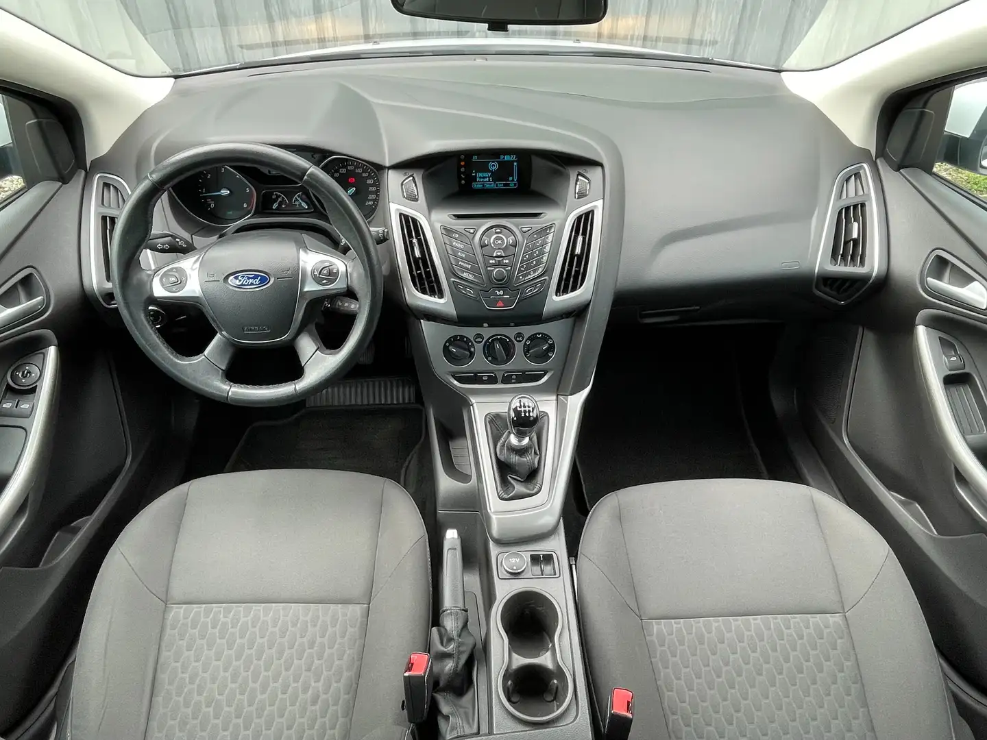 Ford Focus Traveller 1,6 TDCi * 2. Besitz * Servicegepflegt * Weiß - 2