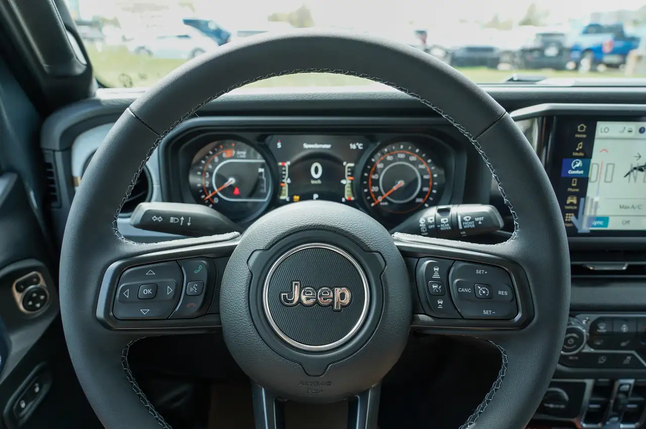 Jeep Wrangler снимка Jeep Wrangler
