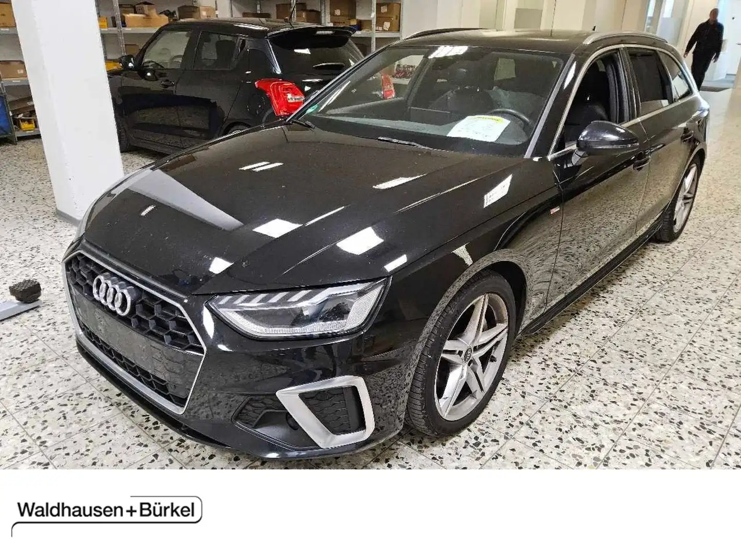 Audi A4 Avant 40 TDI quattro S line Panorama Klima Navi Zwart - 1