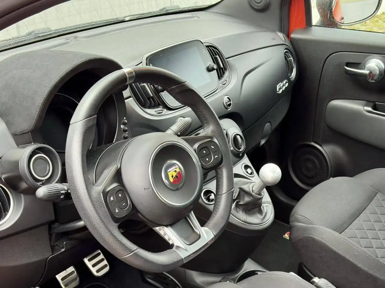 Abarth 595 2023 — фото 10