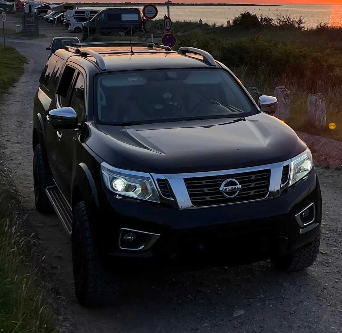 Nissan NP300 Tekna Double Cab 4x4 Negru - 1