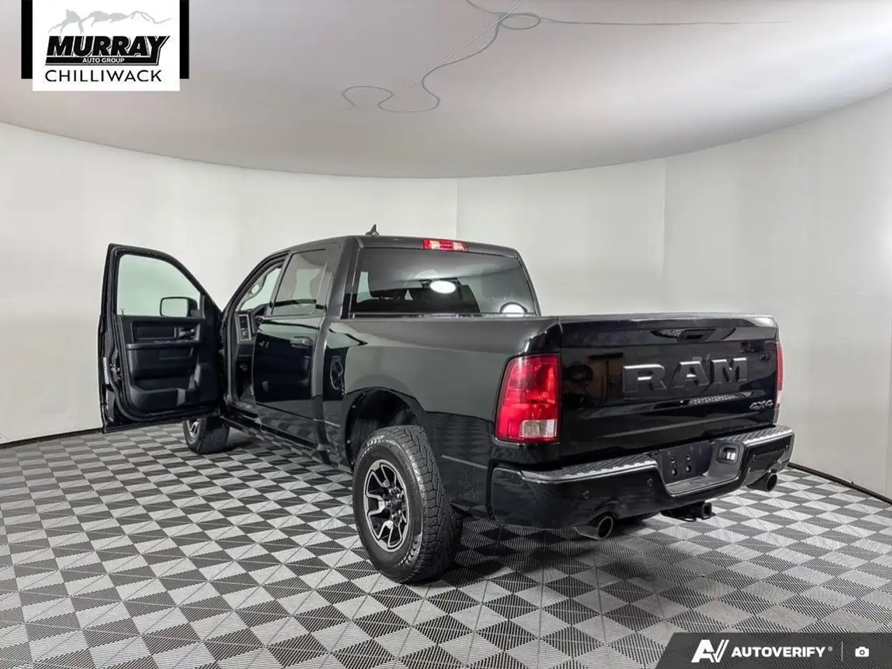RAM 1500 снимка RAM 1500