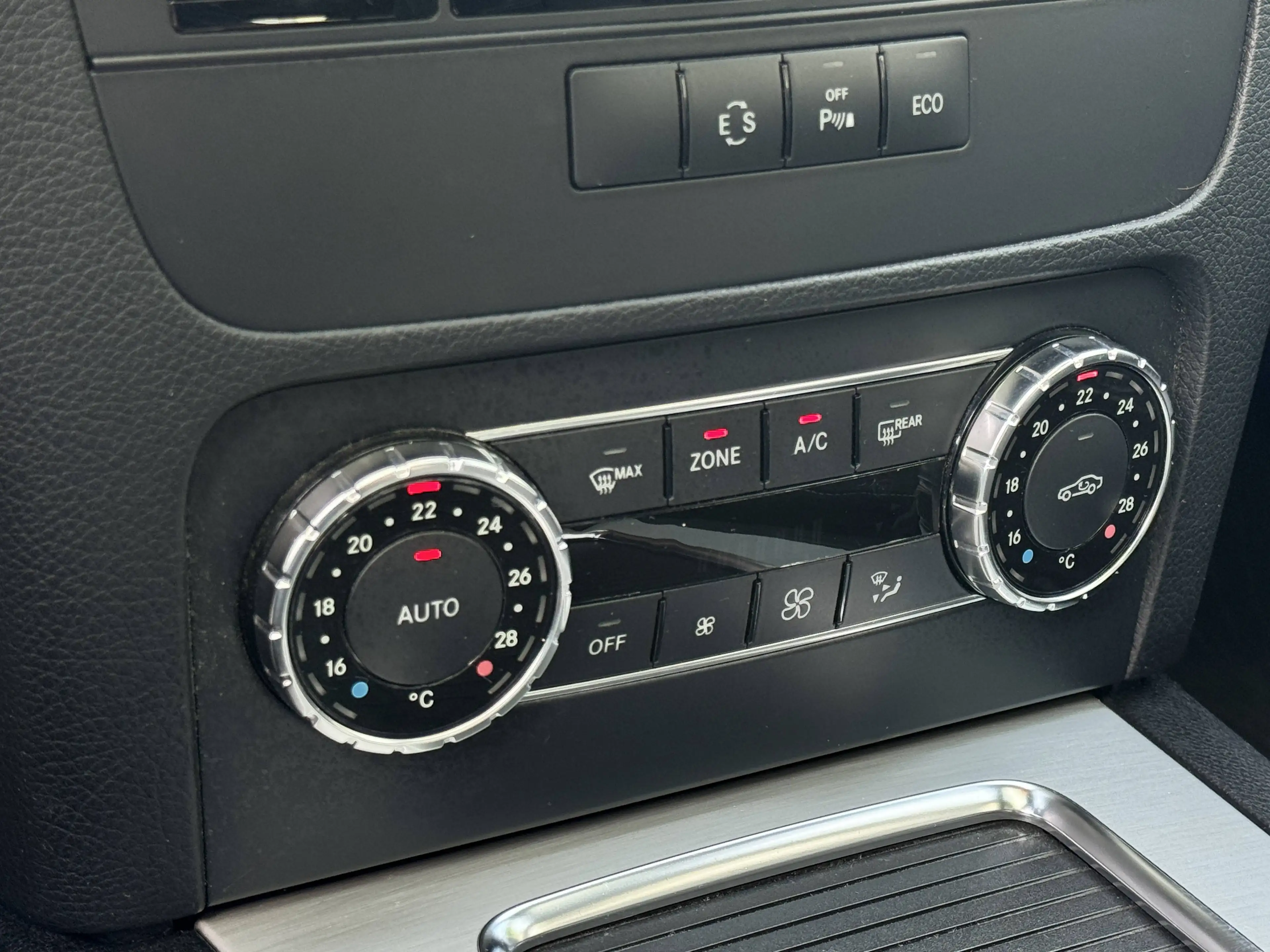 Mercedes-Benz GLK 250 GLK 250 BlueTEC 4Matic 7G-TRONIC AMG Line AHK Panorama S.Heft EU6 — photo 16
